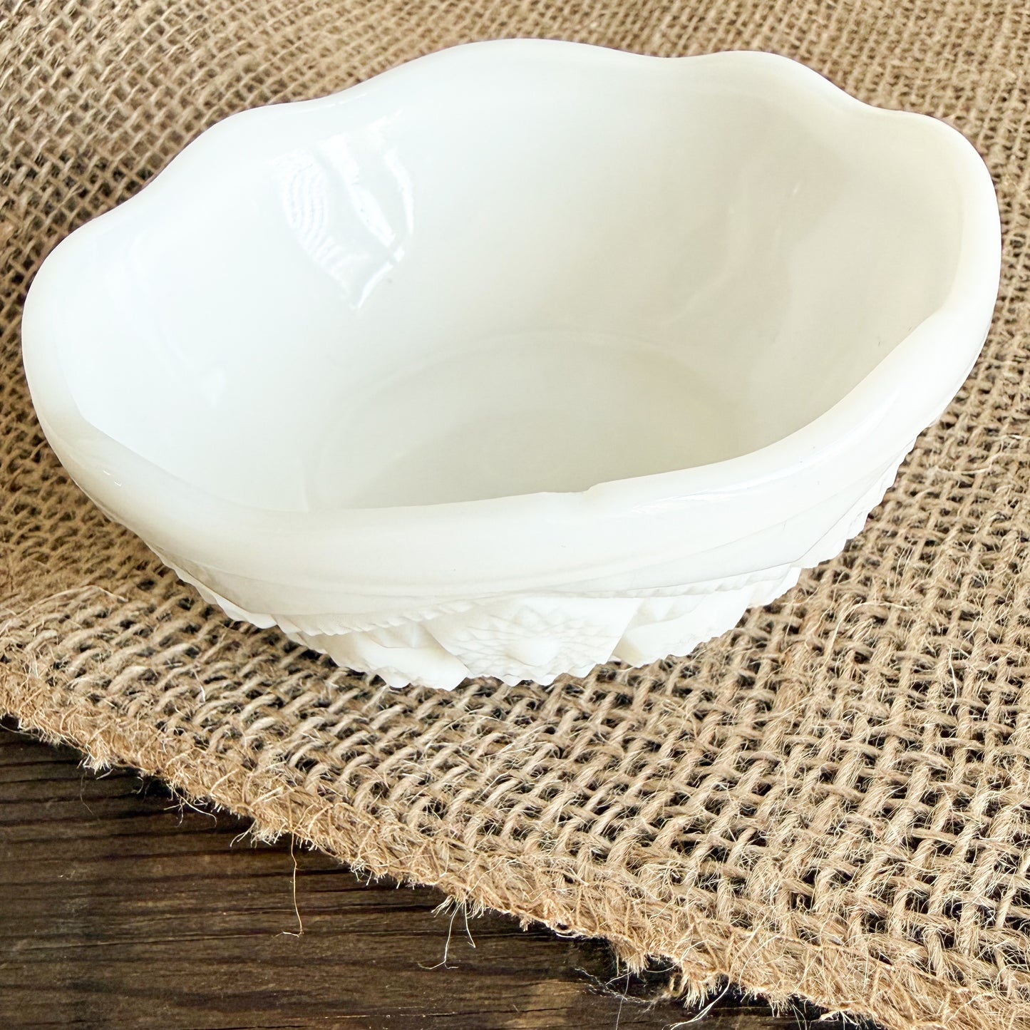 Swan Milk White Vintage Jewelry Bowl