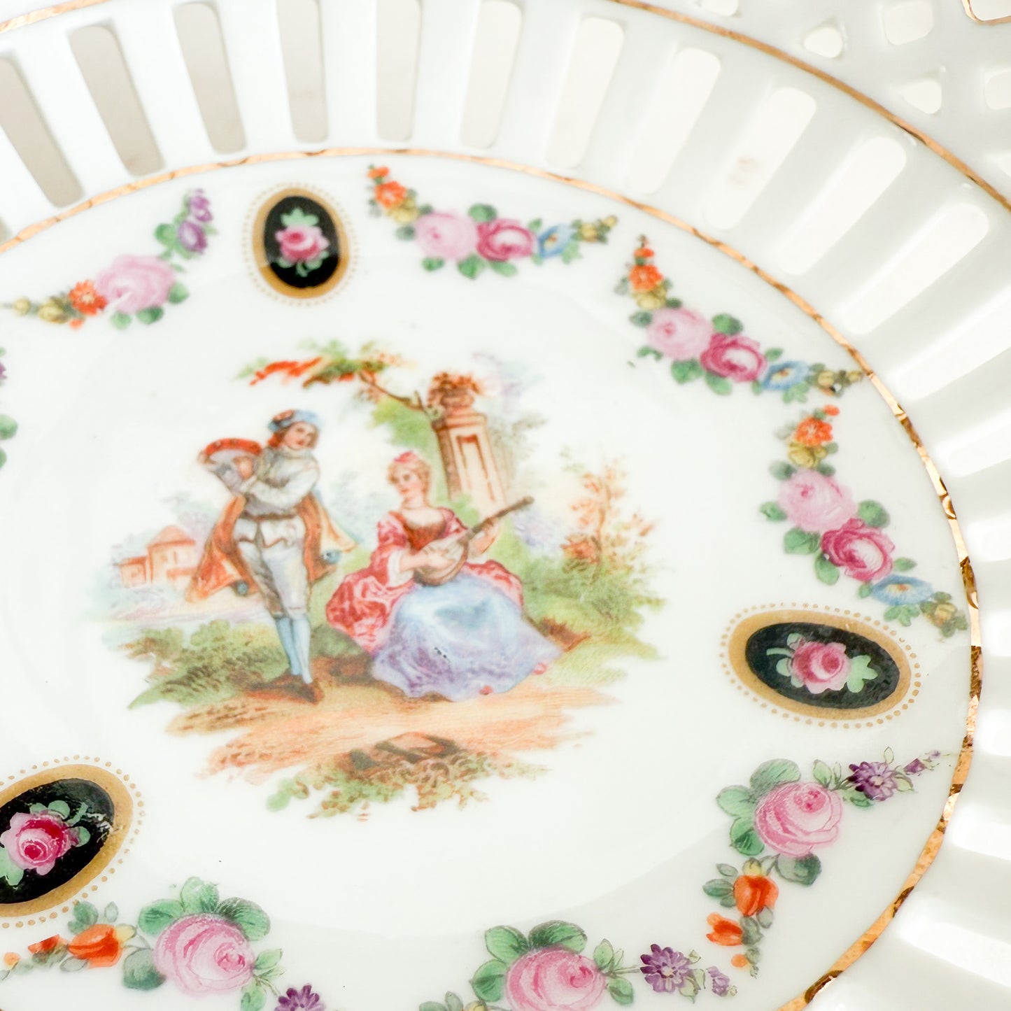 Shakespeare Lace Antique Jewelry Bowl - BelleStyle