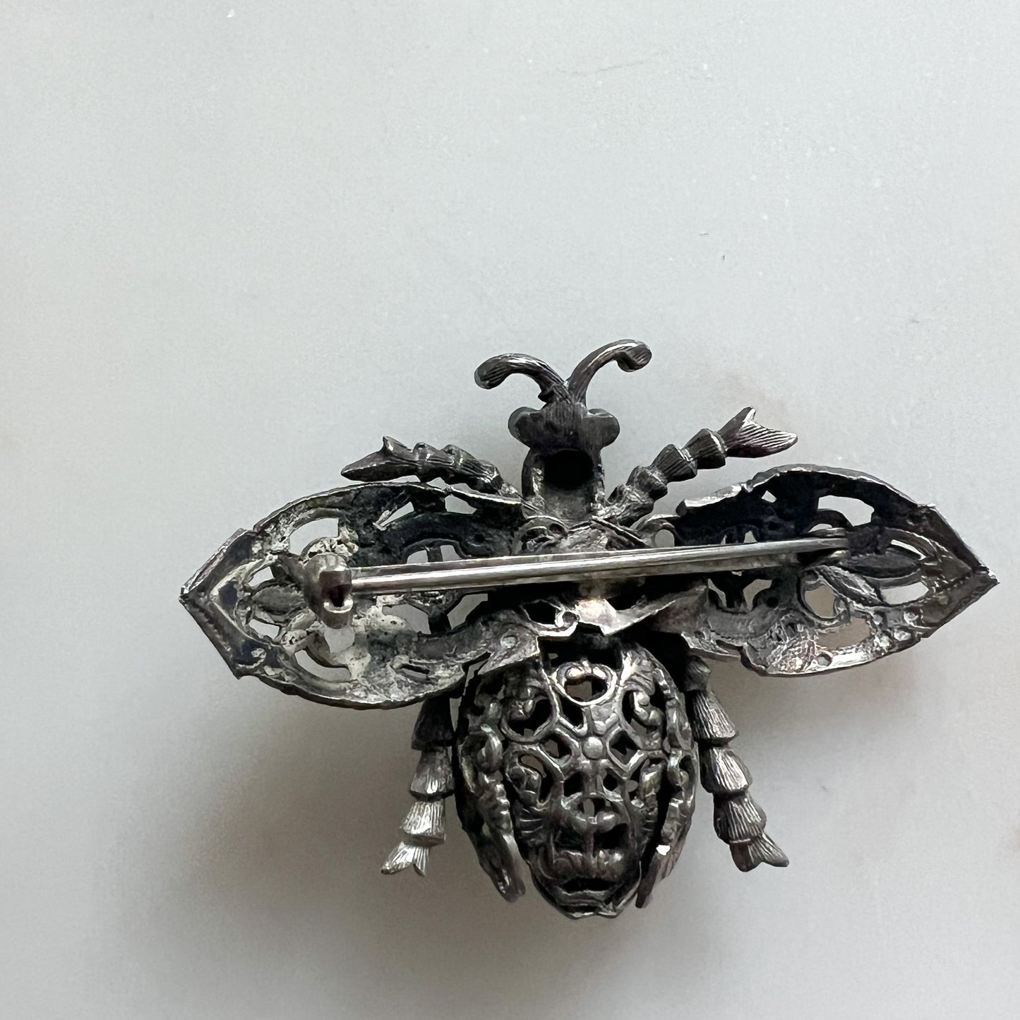 Vintage Bee Brooche & Lapel Pin - BelleStyle