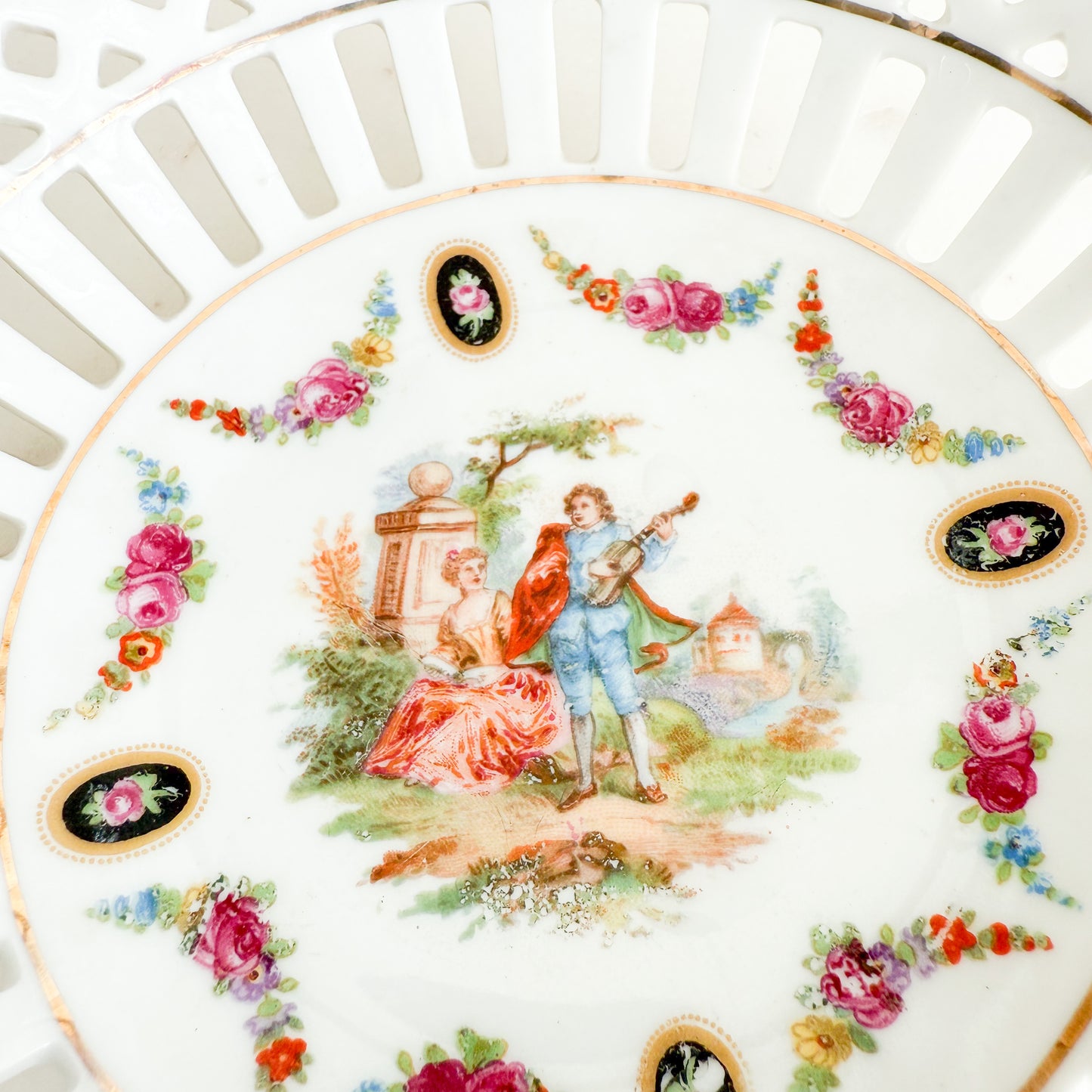 Shakespeare Lace Antique Jewelry Bowl - BelleStyle