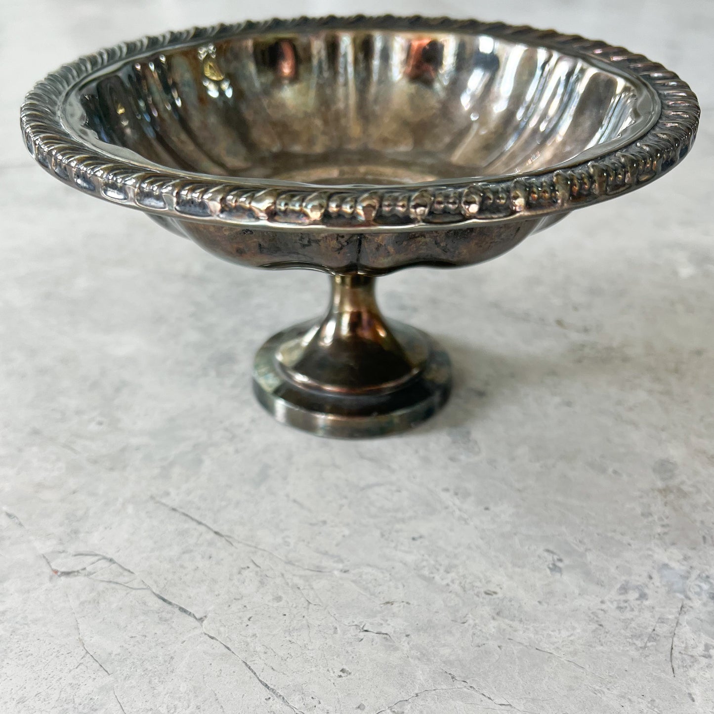 Saint Pierre Vintage Silver Pedestal Jewelry Dish by Oneida SilverSmiths - BelleStyle