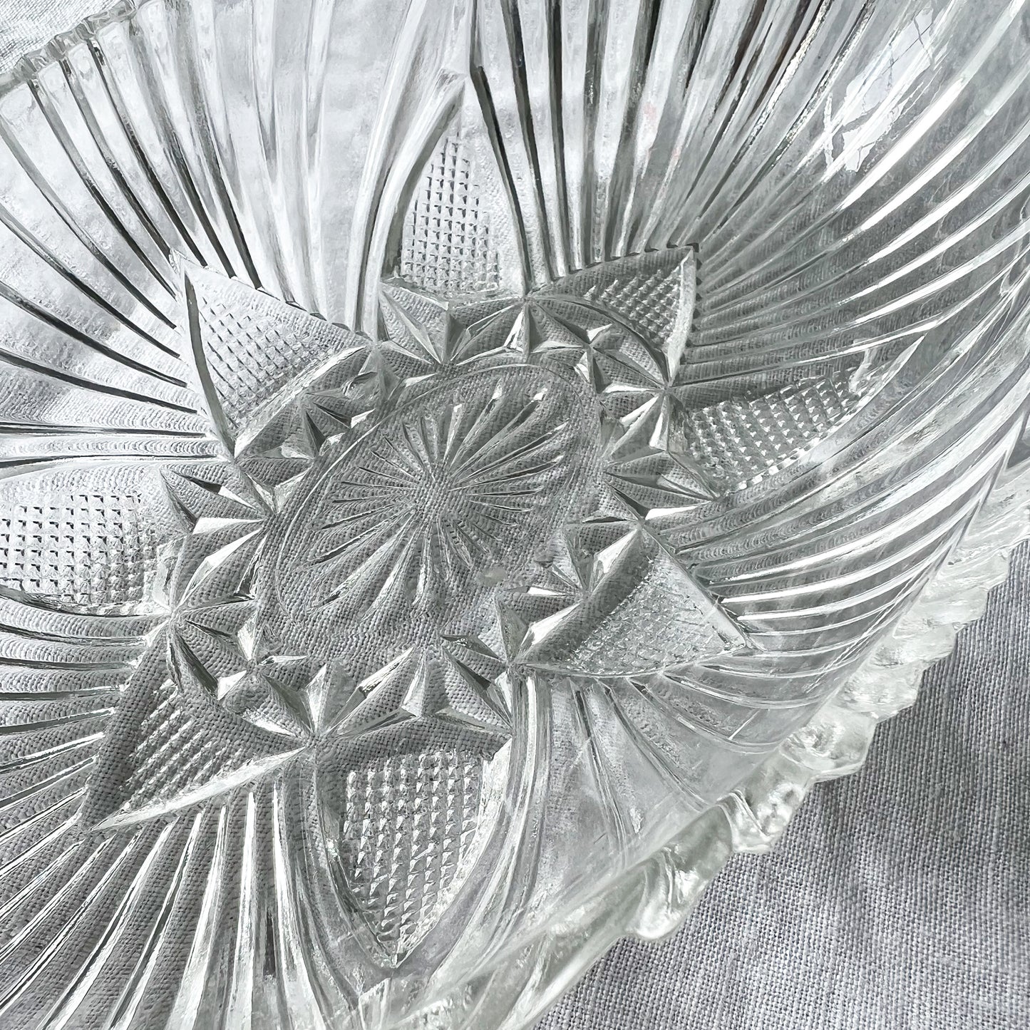 Vintage Lucky Crystal Jewelry Bowl - BelleStyle