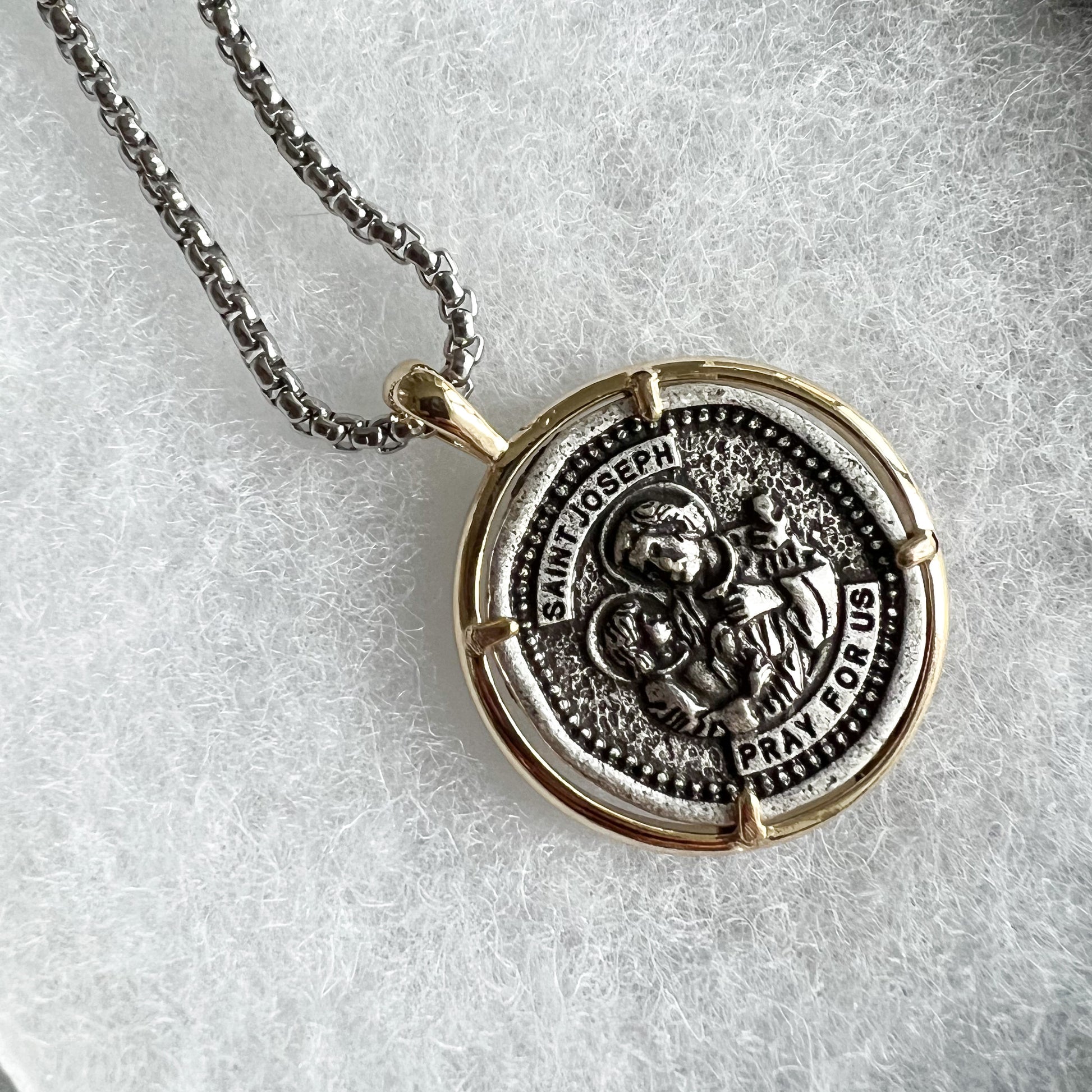 The Saints Necklace - BelleStyle