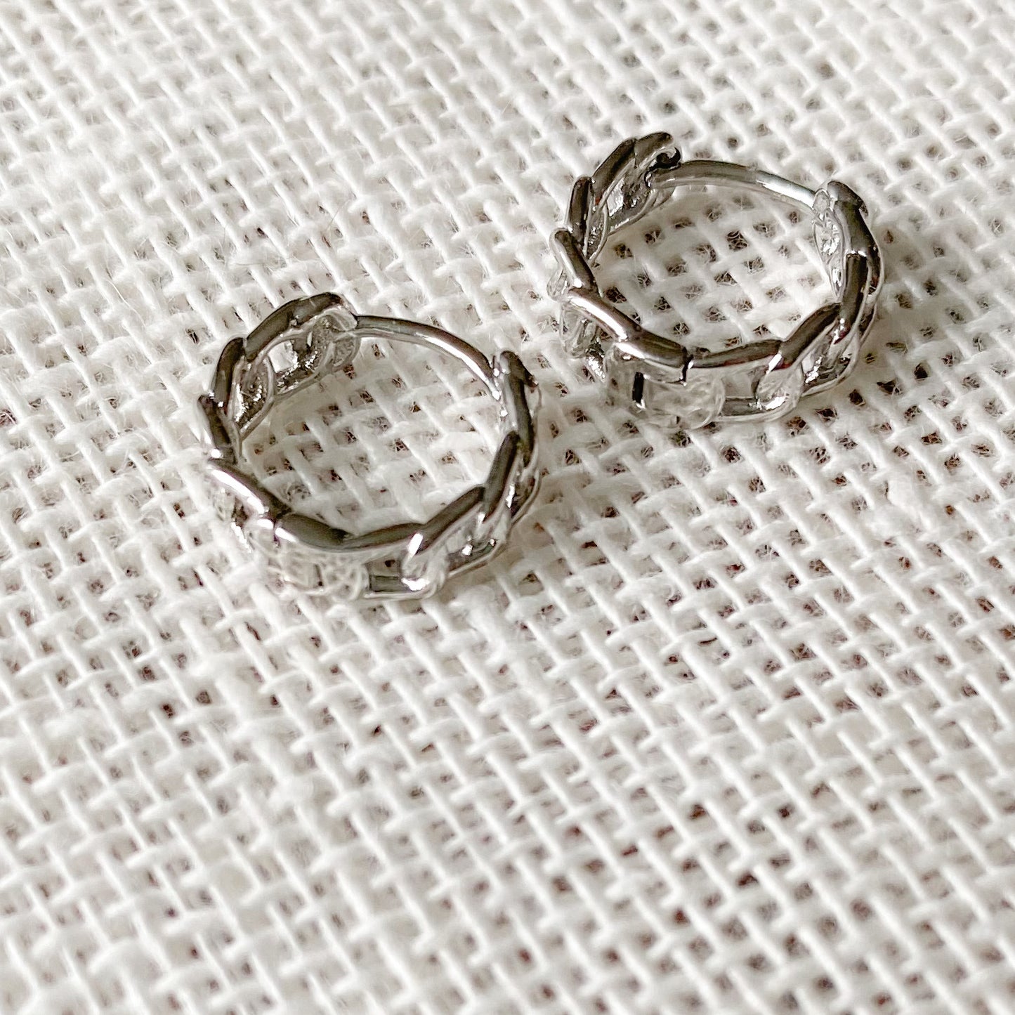 Livi Mini Link Chain Hoop Earrings - BelleStyle