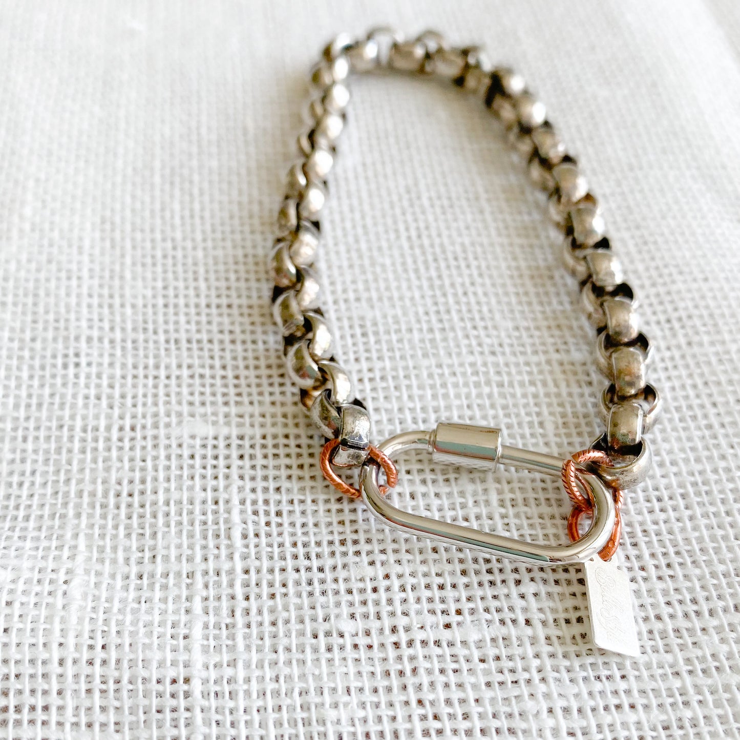 Brynn Silver Lock Bracelet - Bellestyle