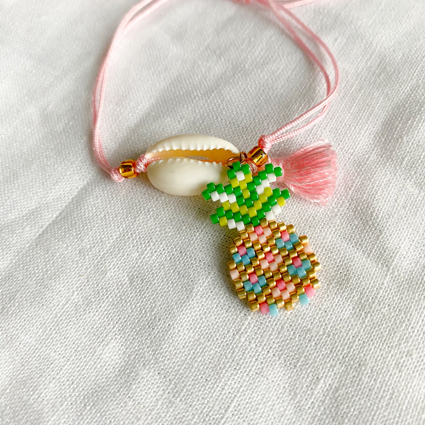 Pineapple Shell Tassel Bracelet - BelleStyle