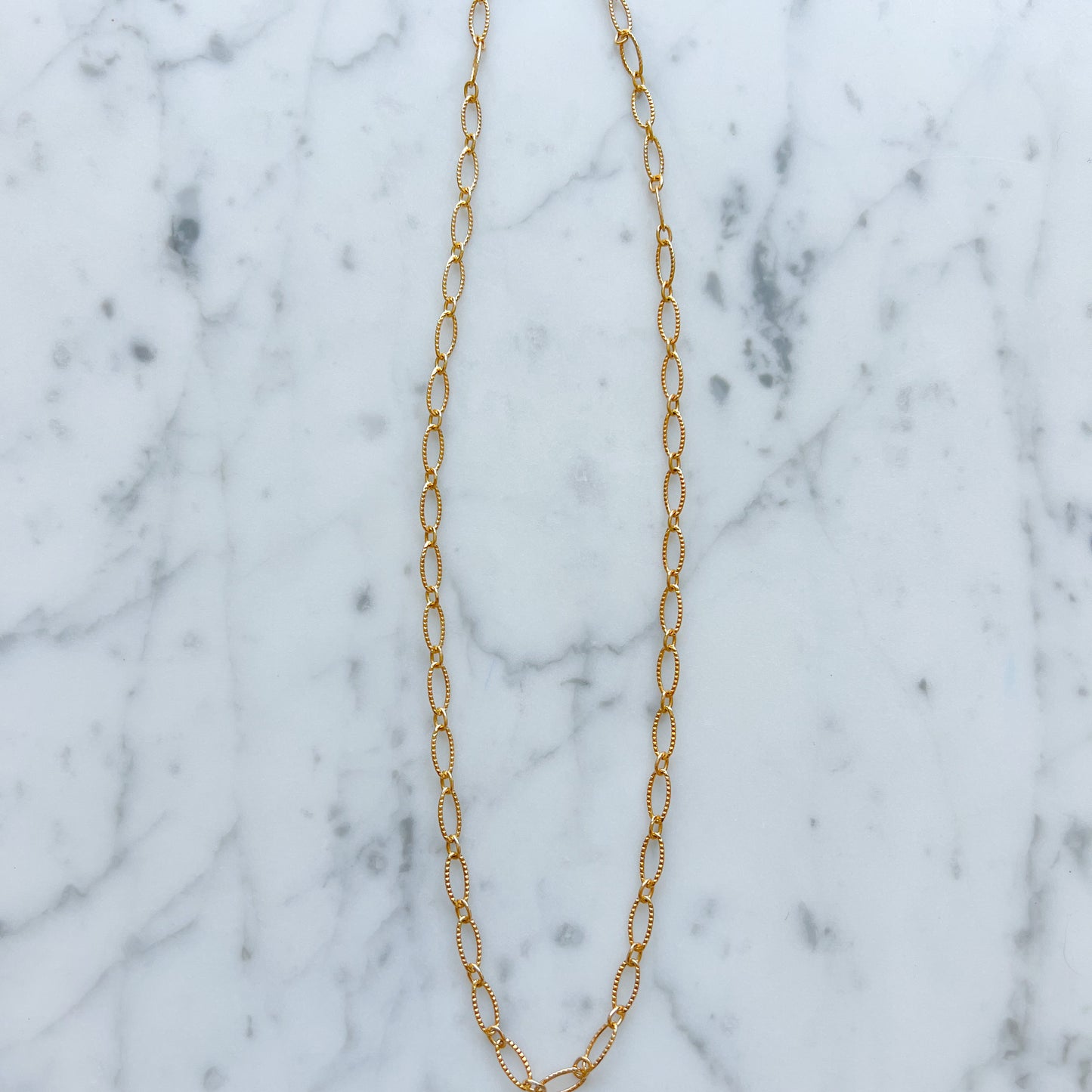 Wallace Gold Textured Chain Necklace - BelleStyle