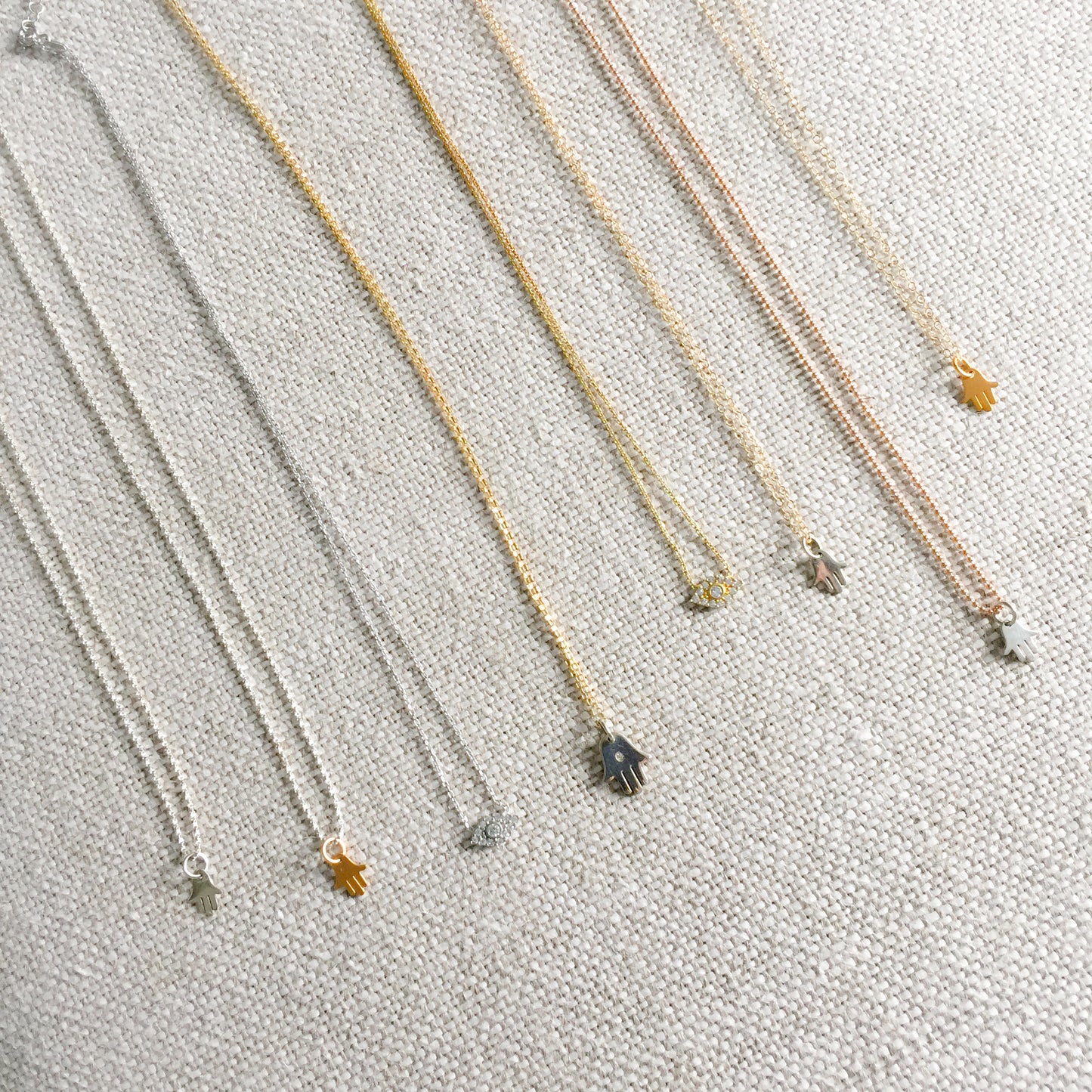 Hamsa Gold Mini Necklace - BelleStyle