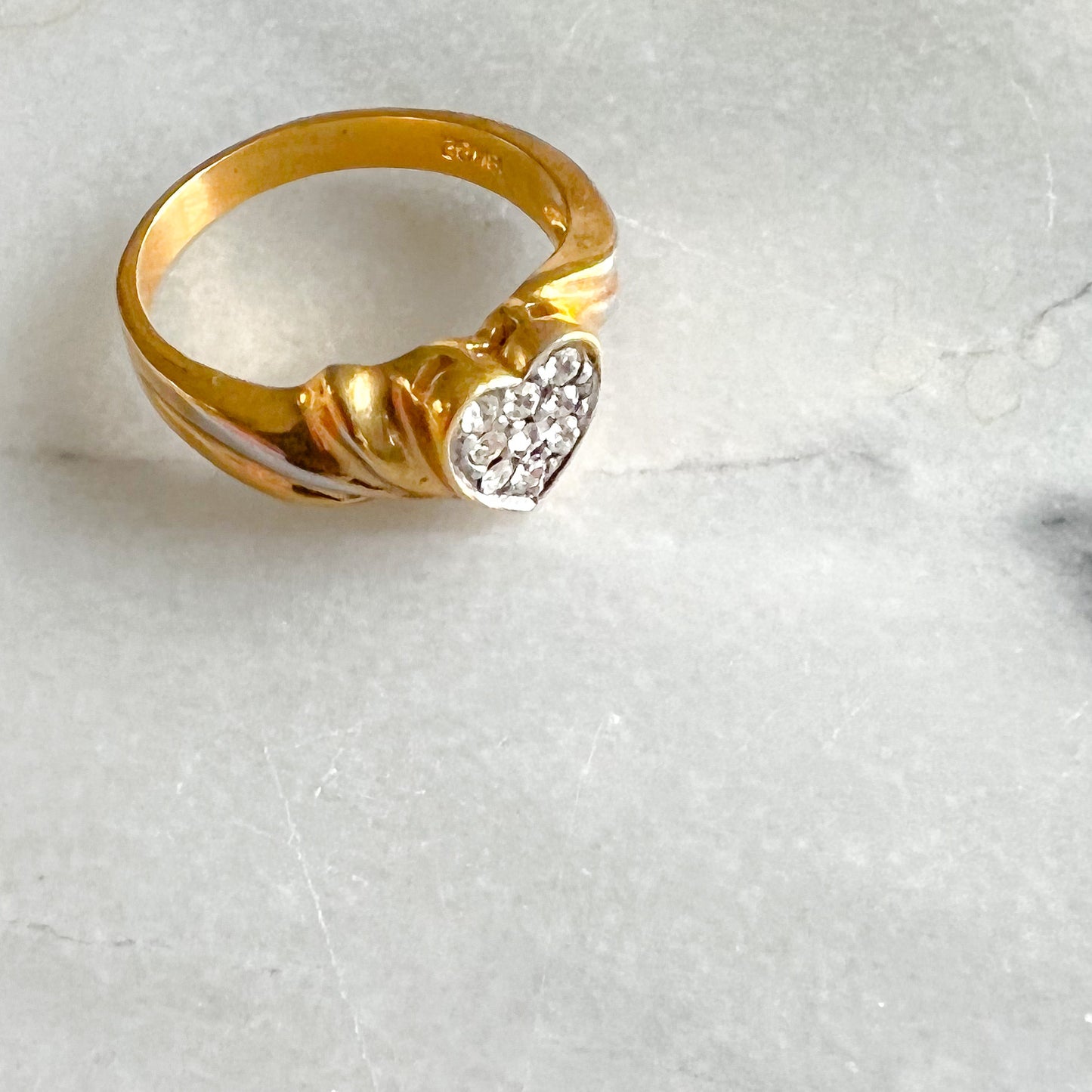 Crystal Heart Vintage Ring - Bellestyle