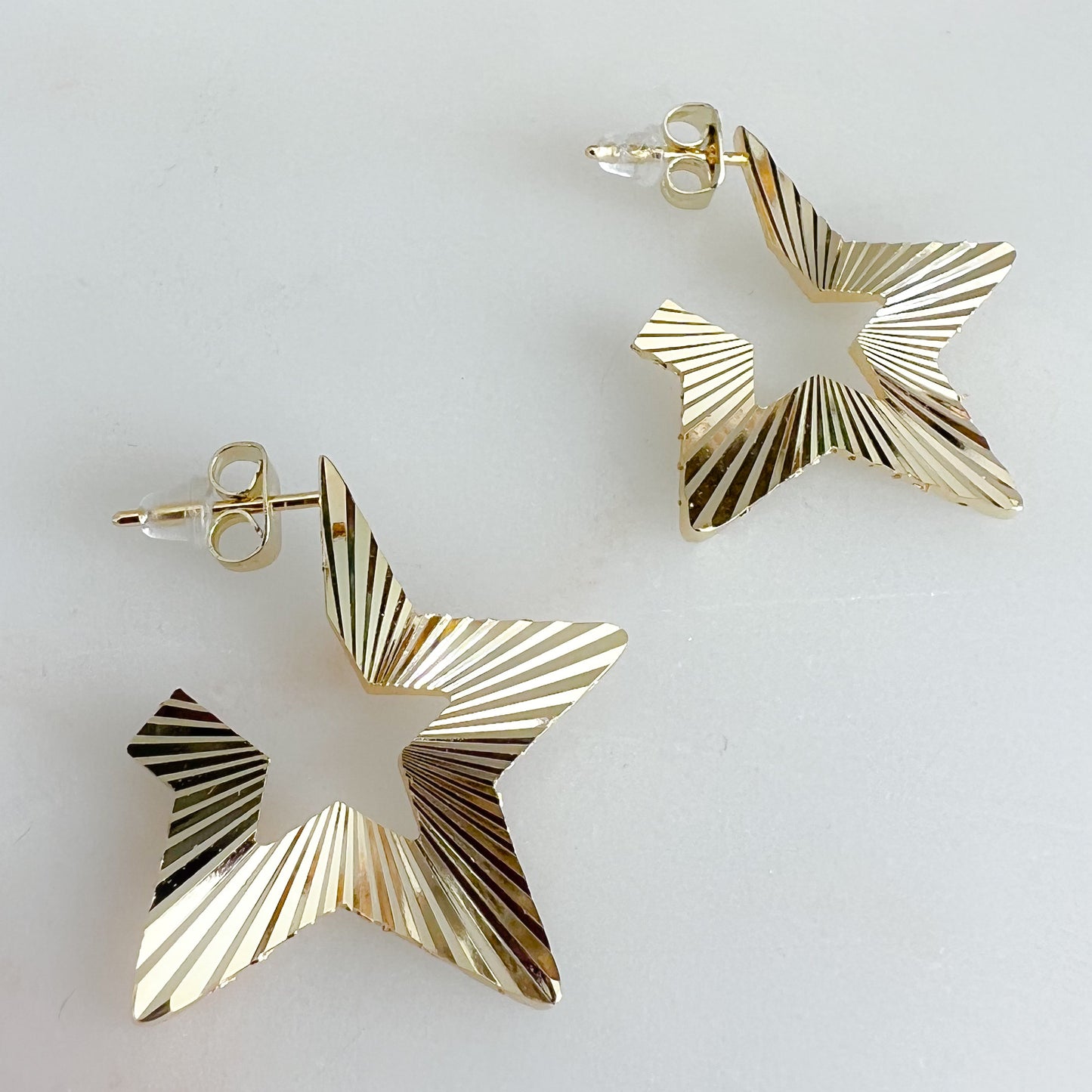 Hologram Star Post Earrings - BelleStyle