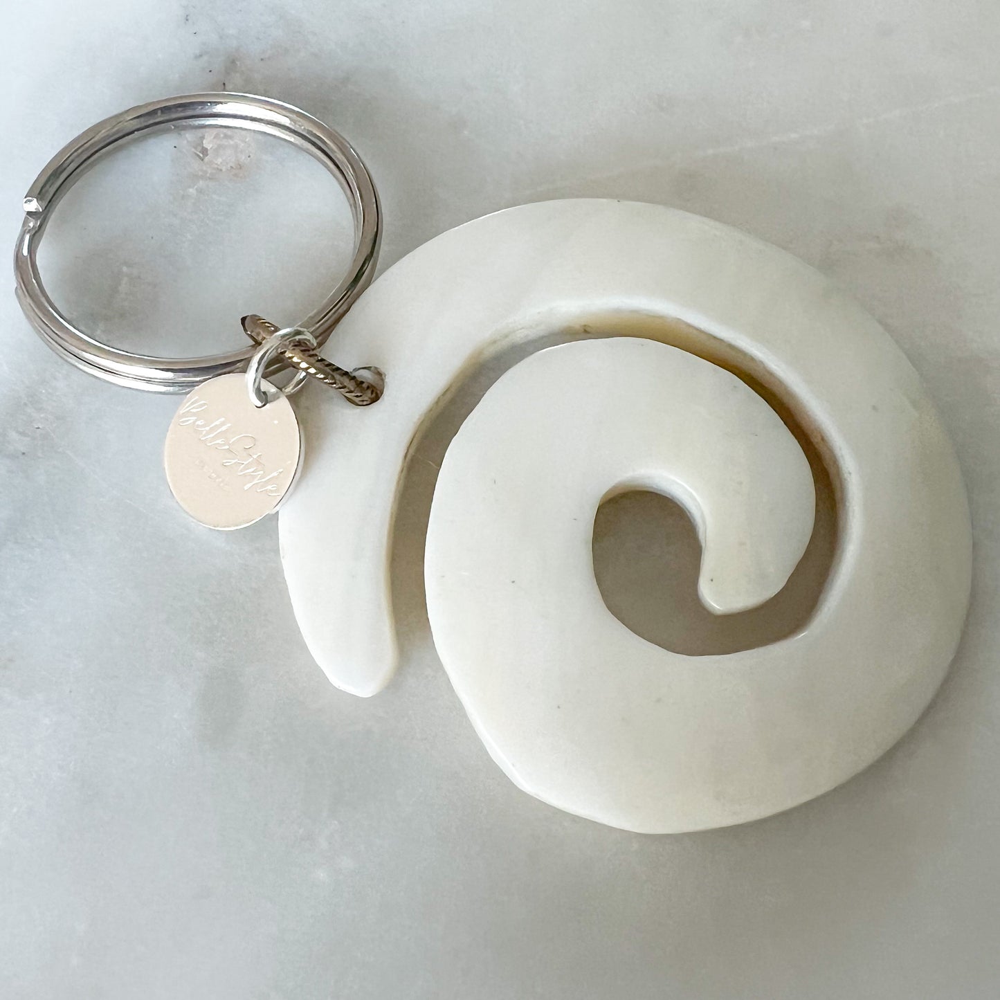 Vintage Ocean Mother of Pearl Wave Keychain - BelleStyle