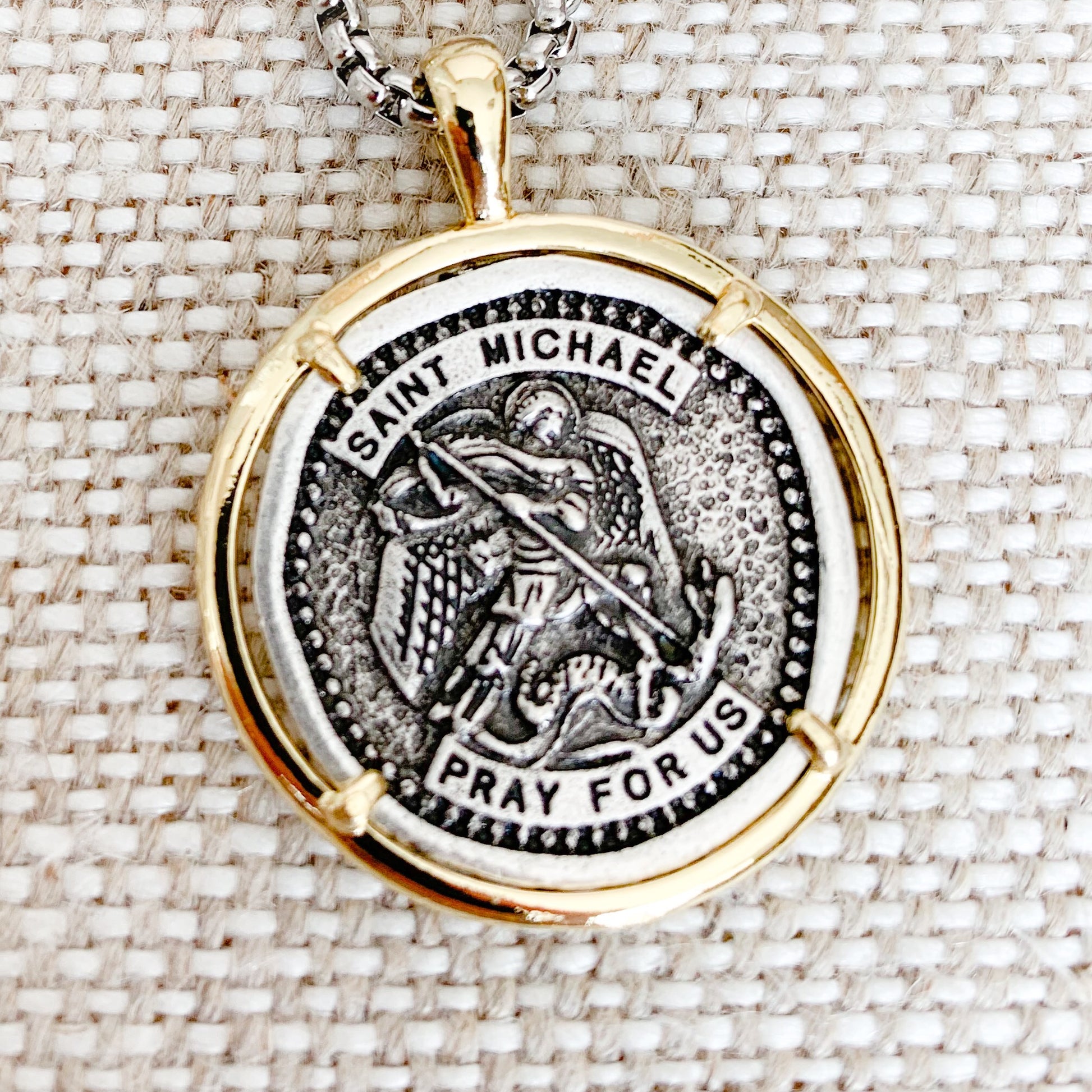 The Saints Necklace - BelleStyle