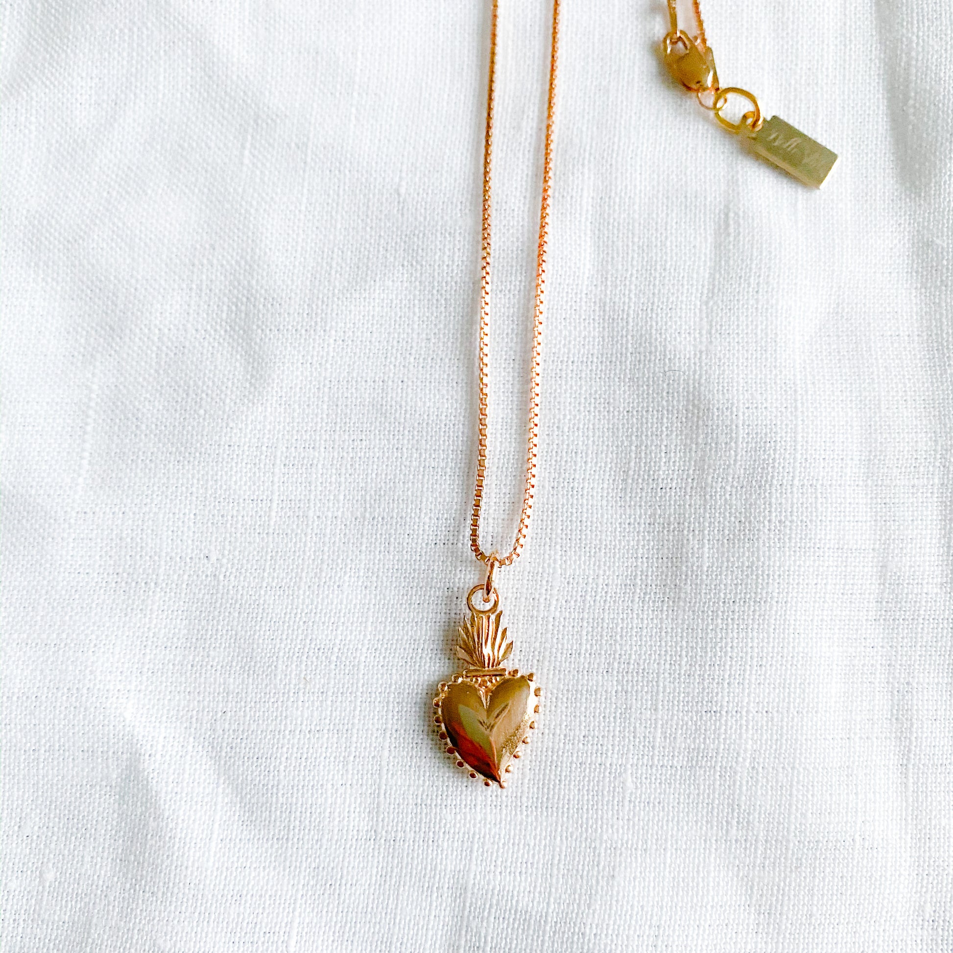 Sacred Heart Rose Gold Charm Necklaces - BelleStyle