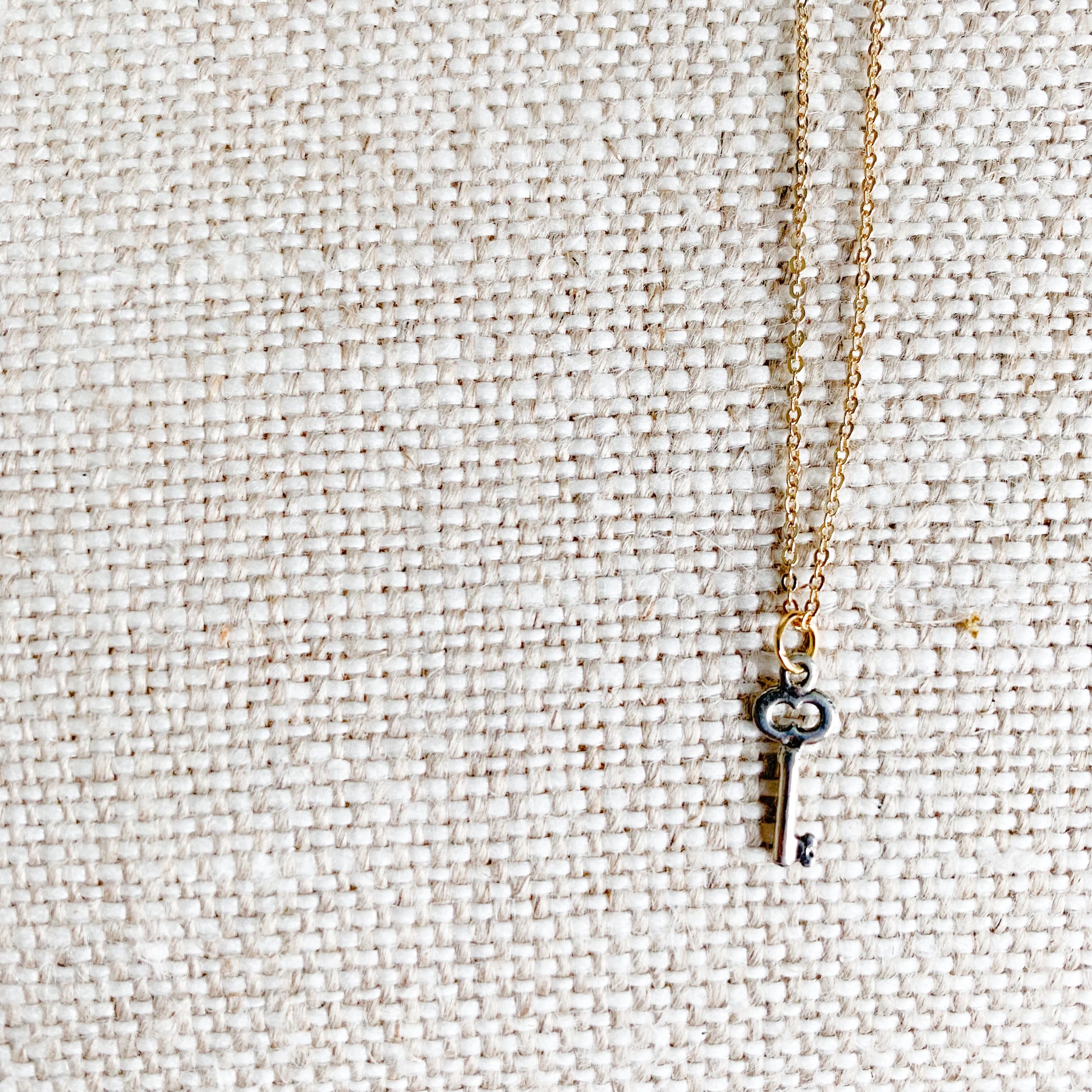 Unlock Necklace - BelleStyle