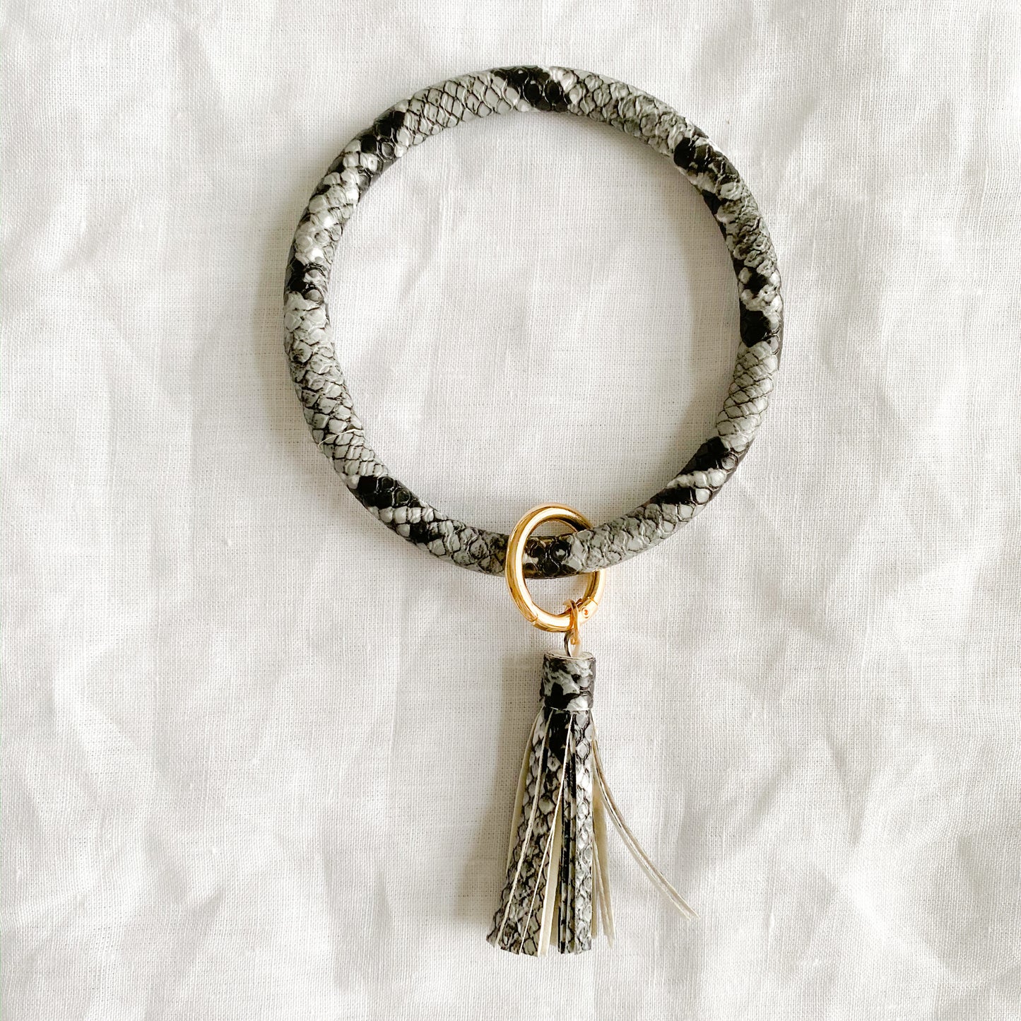 Vegan Tassel Keychain Bracelet - BelleStyle