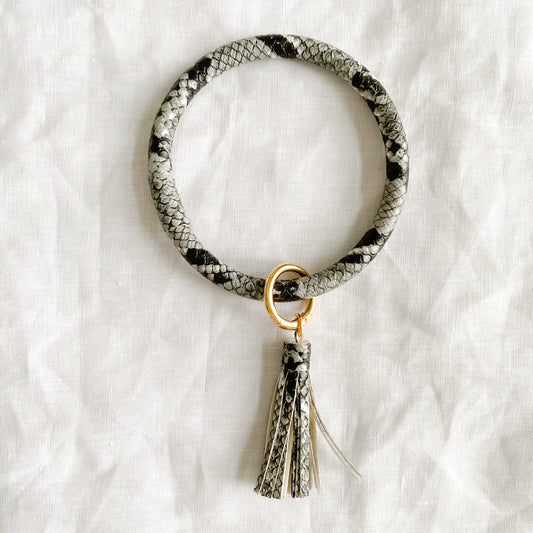 Vegan Tassel Keychain Bracelet - BelleStyle