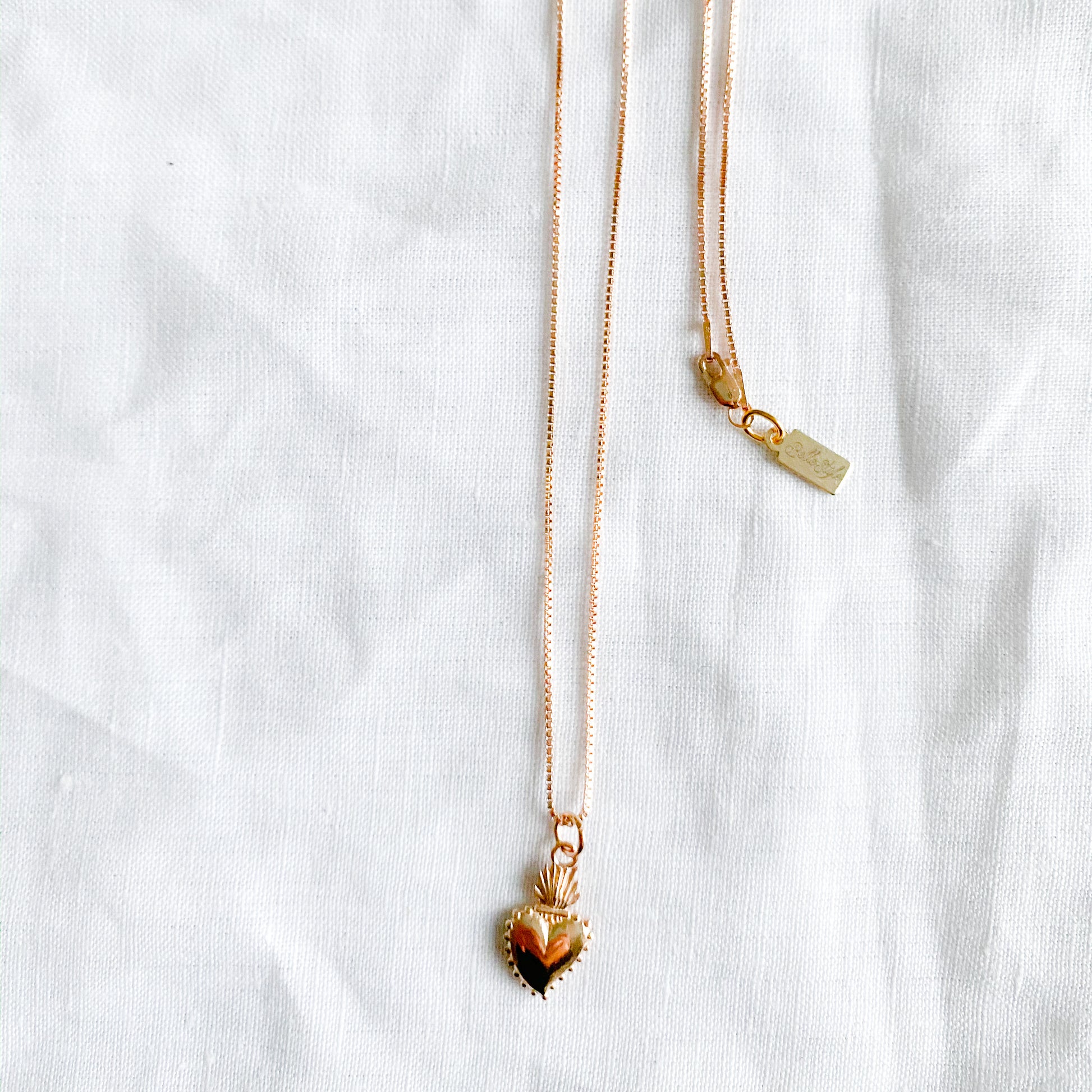Sacred Heart Rose Gold Charm Necklaces - BelleStyle
