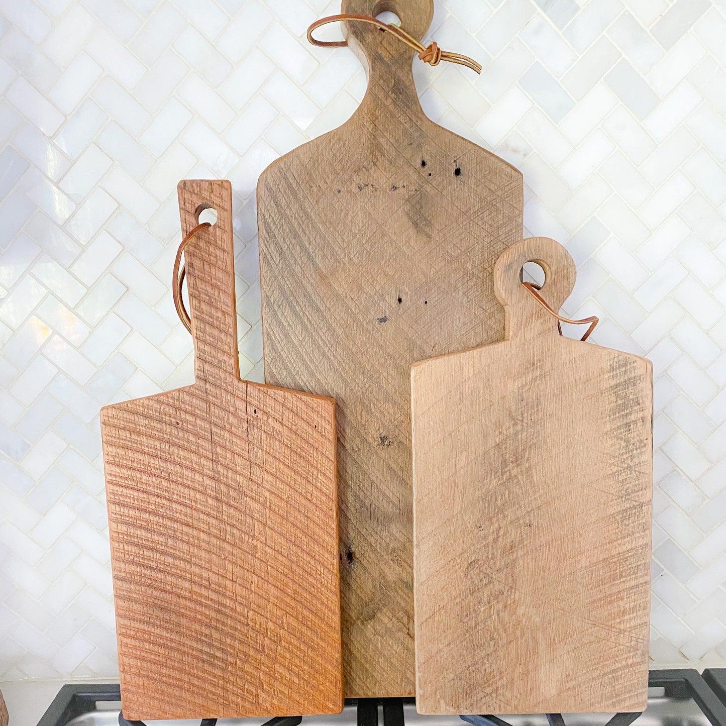 Honey Rustic Sustainable Oak Serving Board - Bellestyle
