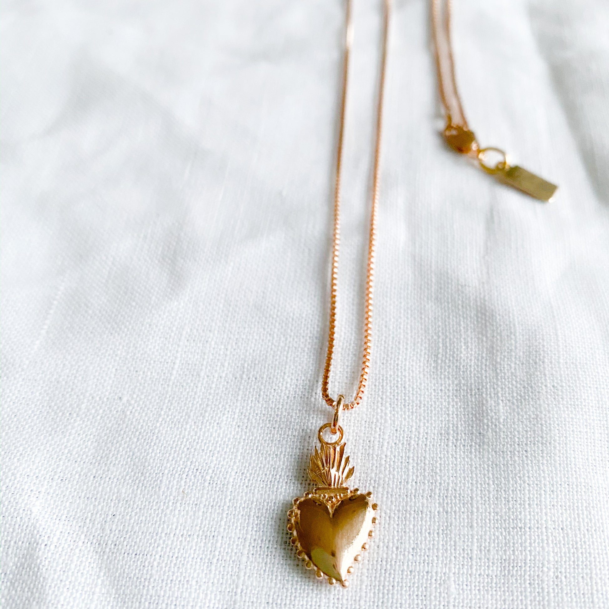 Sacred Heart Rose Gold Charm Necklaces - BelleStyle