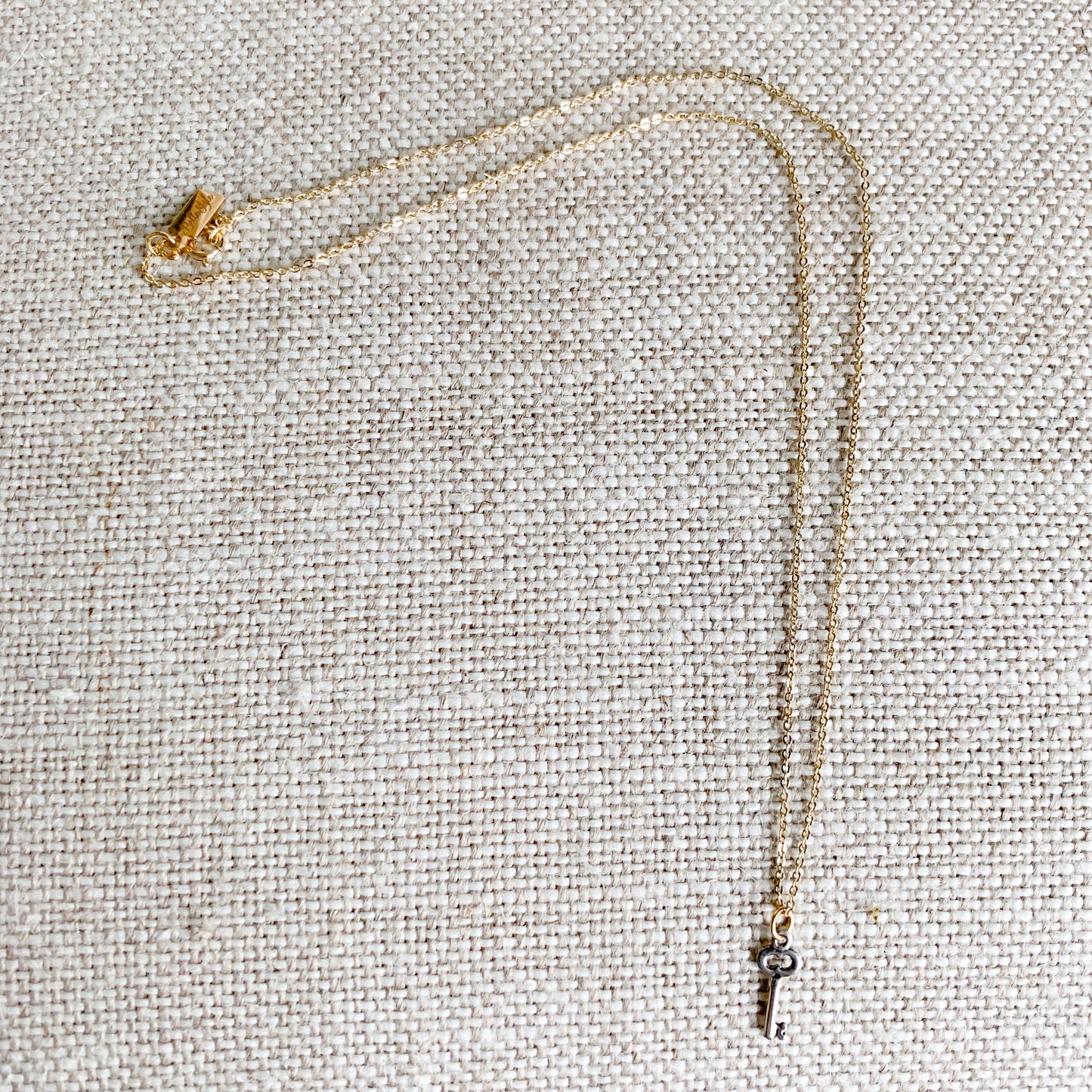 Unlock Necklace - BelleStyle