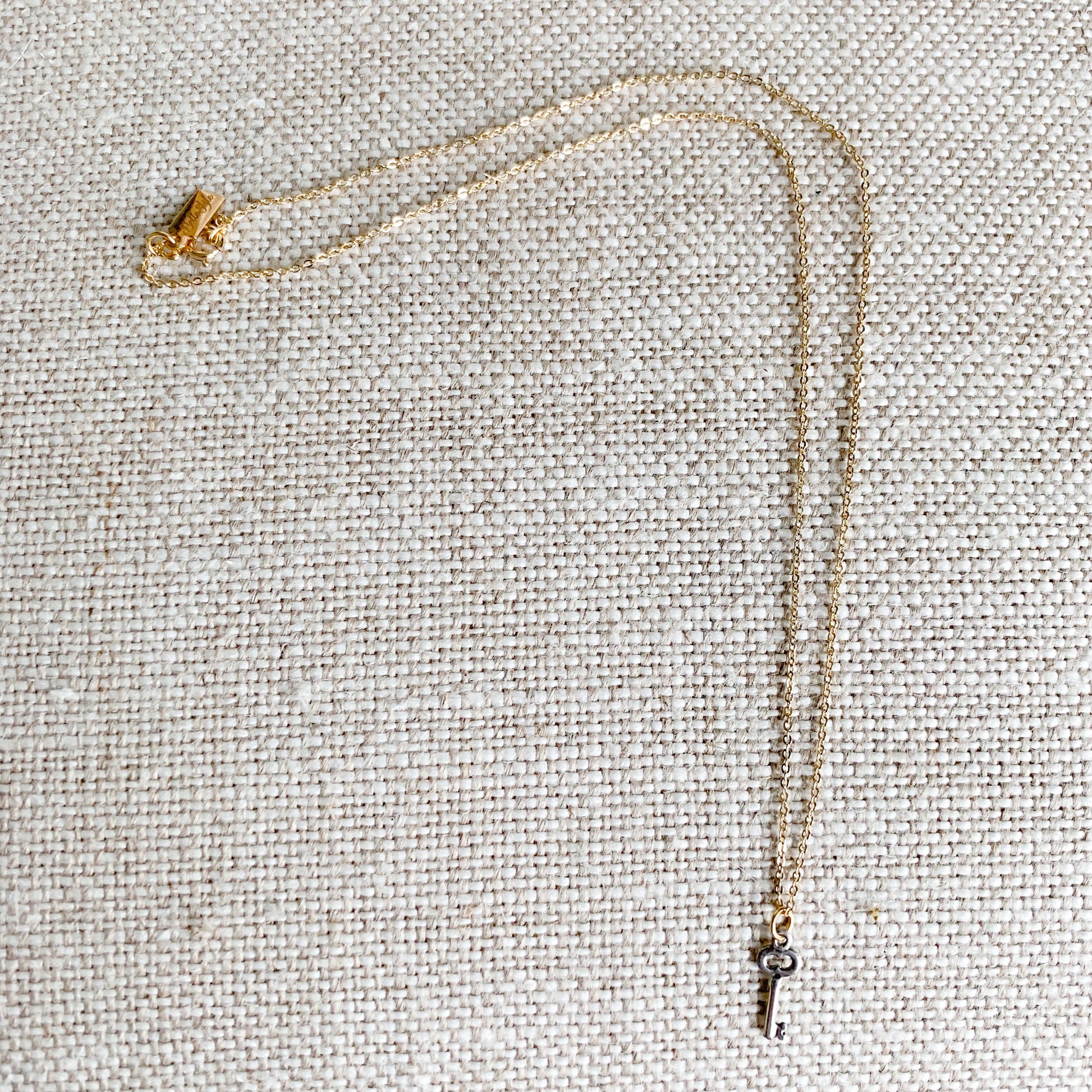 Unlock Necklace - BelleStyle