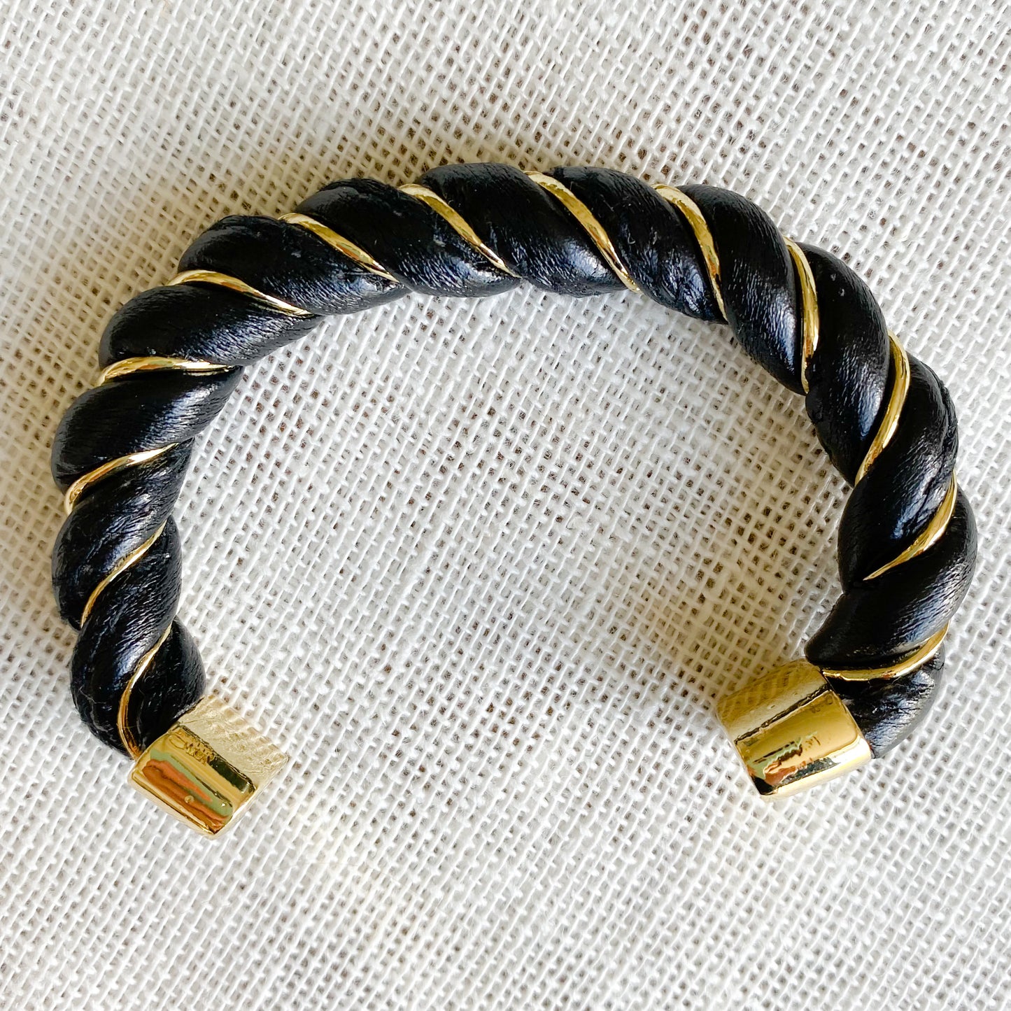 Brentwood Twist Cuff Bracelet - BelleStyle