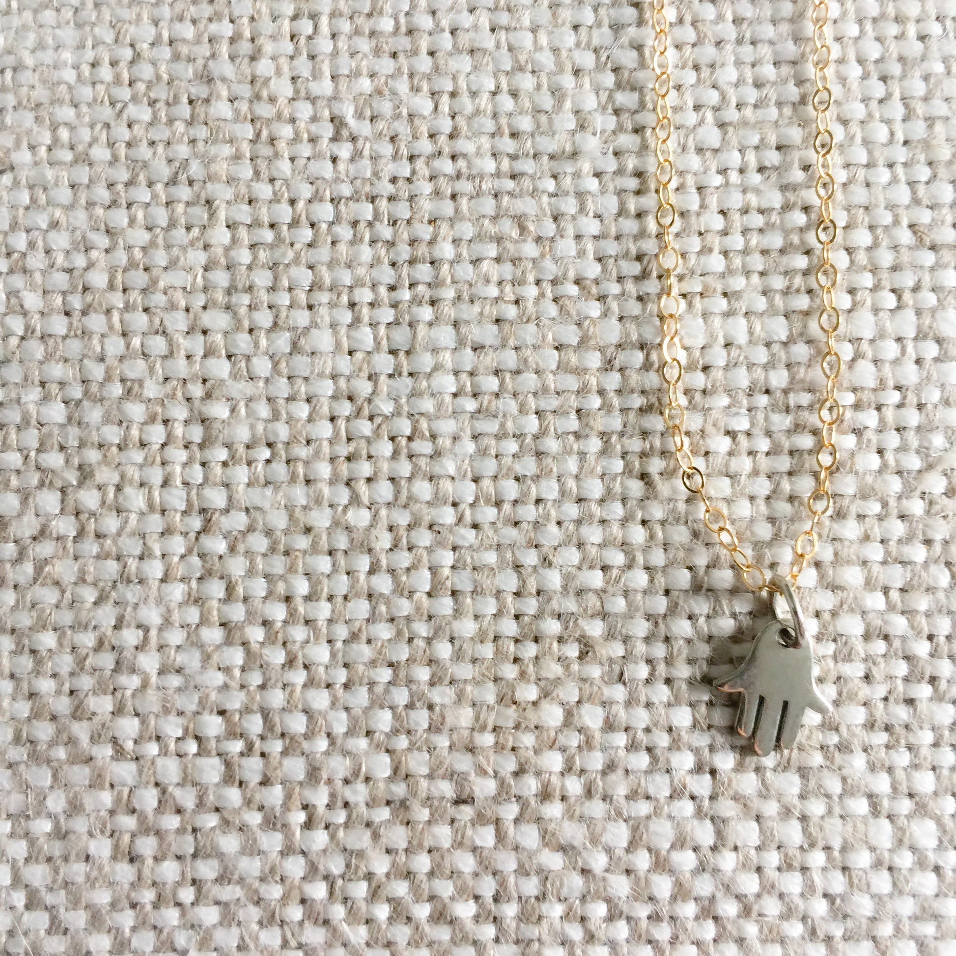 Hamsa Silver Mini Necklace - BelleStyle