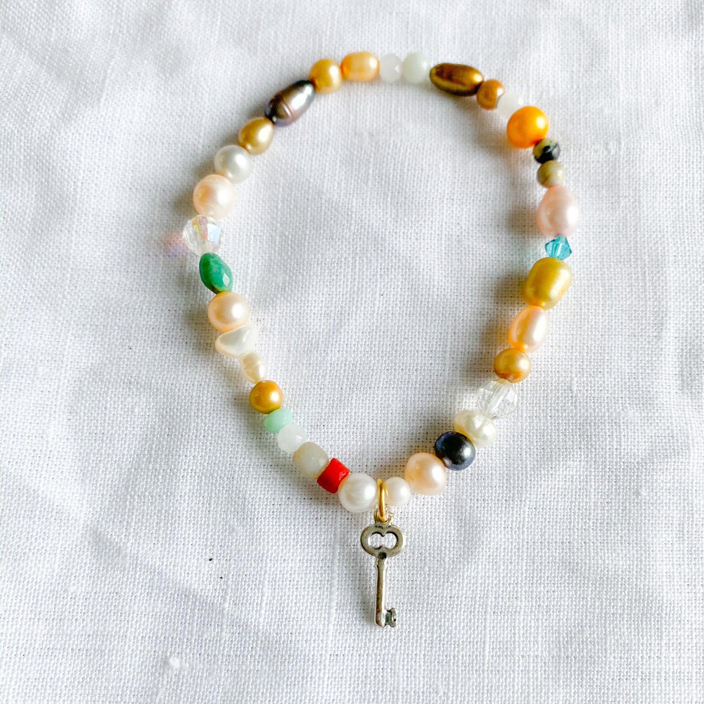 Freshwater Pearl Key Bracelet - BelleStyle