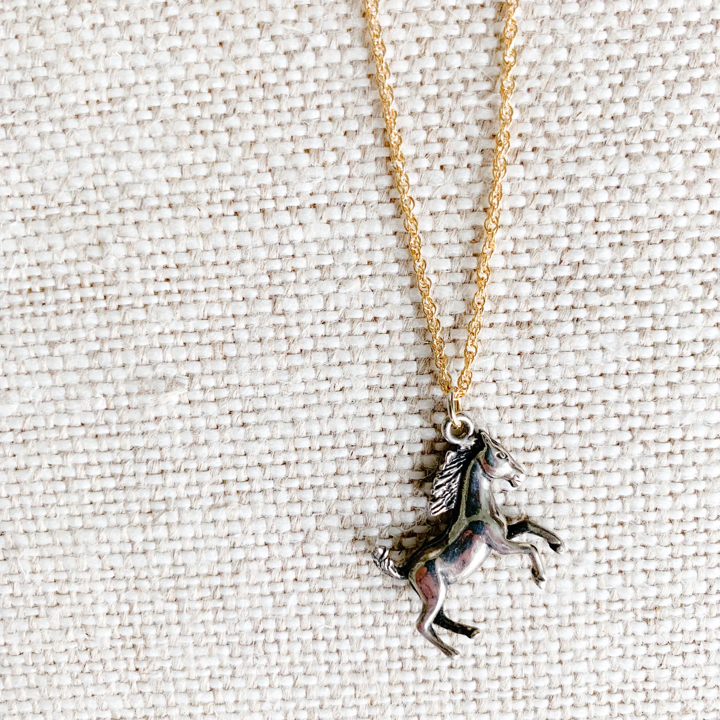 Stallion Necklace - BelleStyle