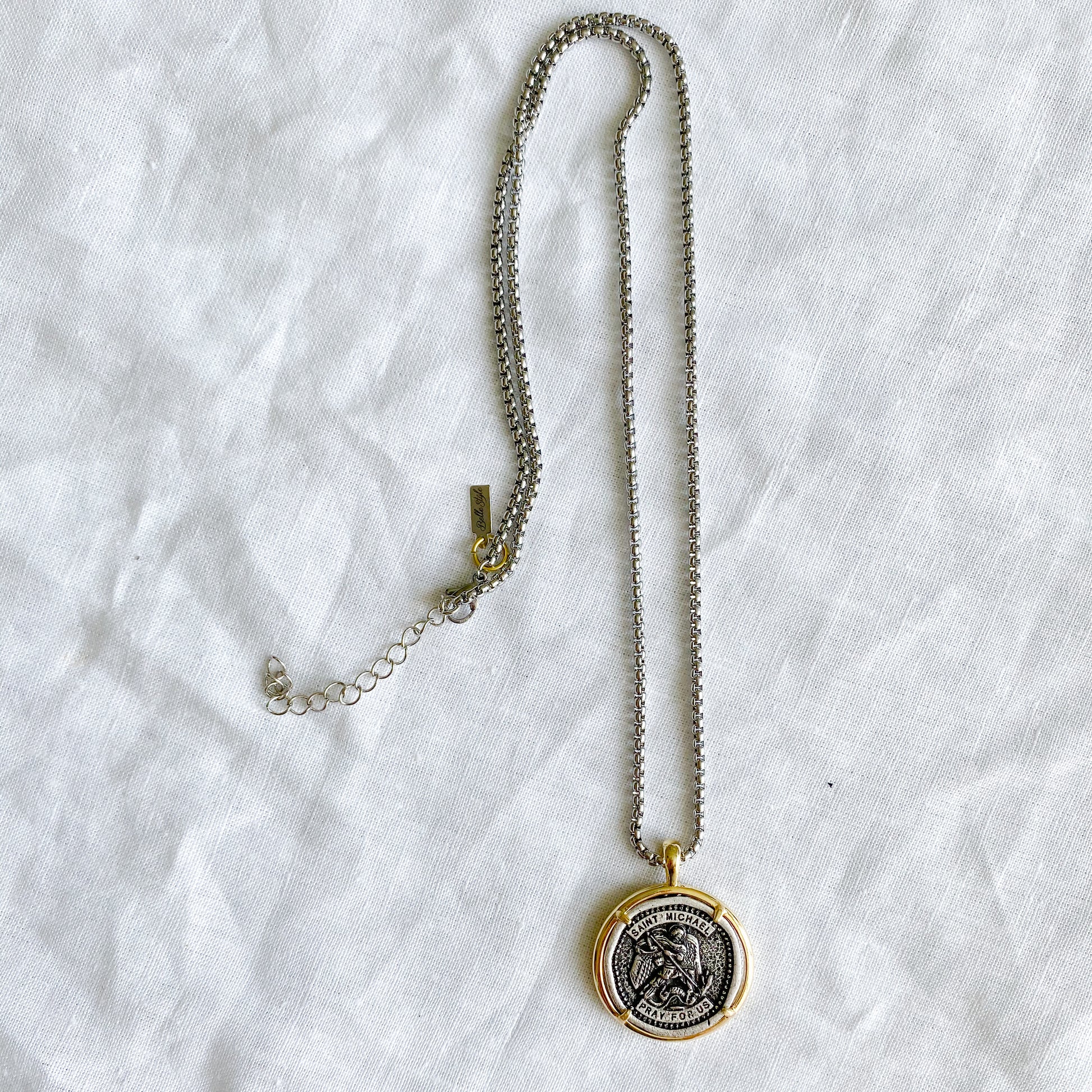 The Saints Necklace - Bellestyle