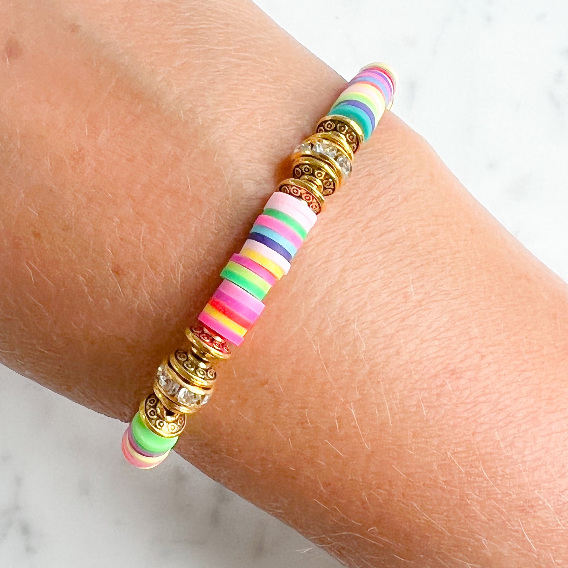 Rainbow Goldie Pearl Bracelet - BelleStyle