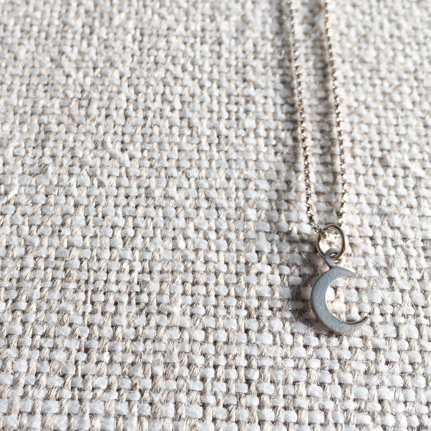 Crescent Moon Necklace - BelleStyle