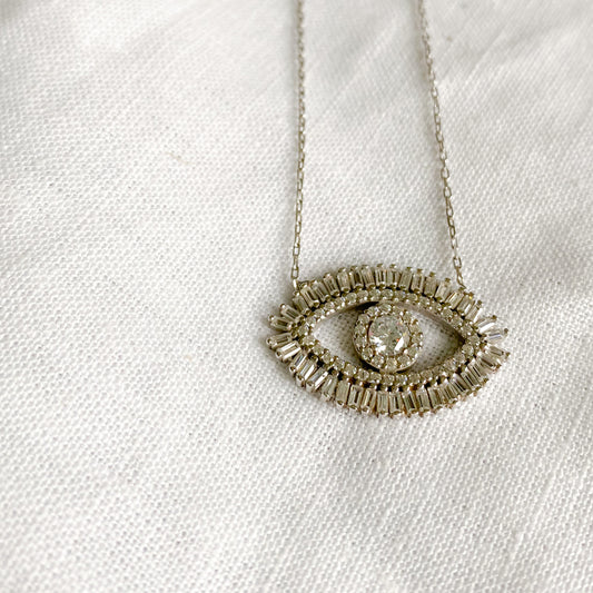 Busy Protection Necklace - BelleStyle