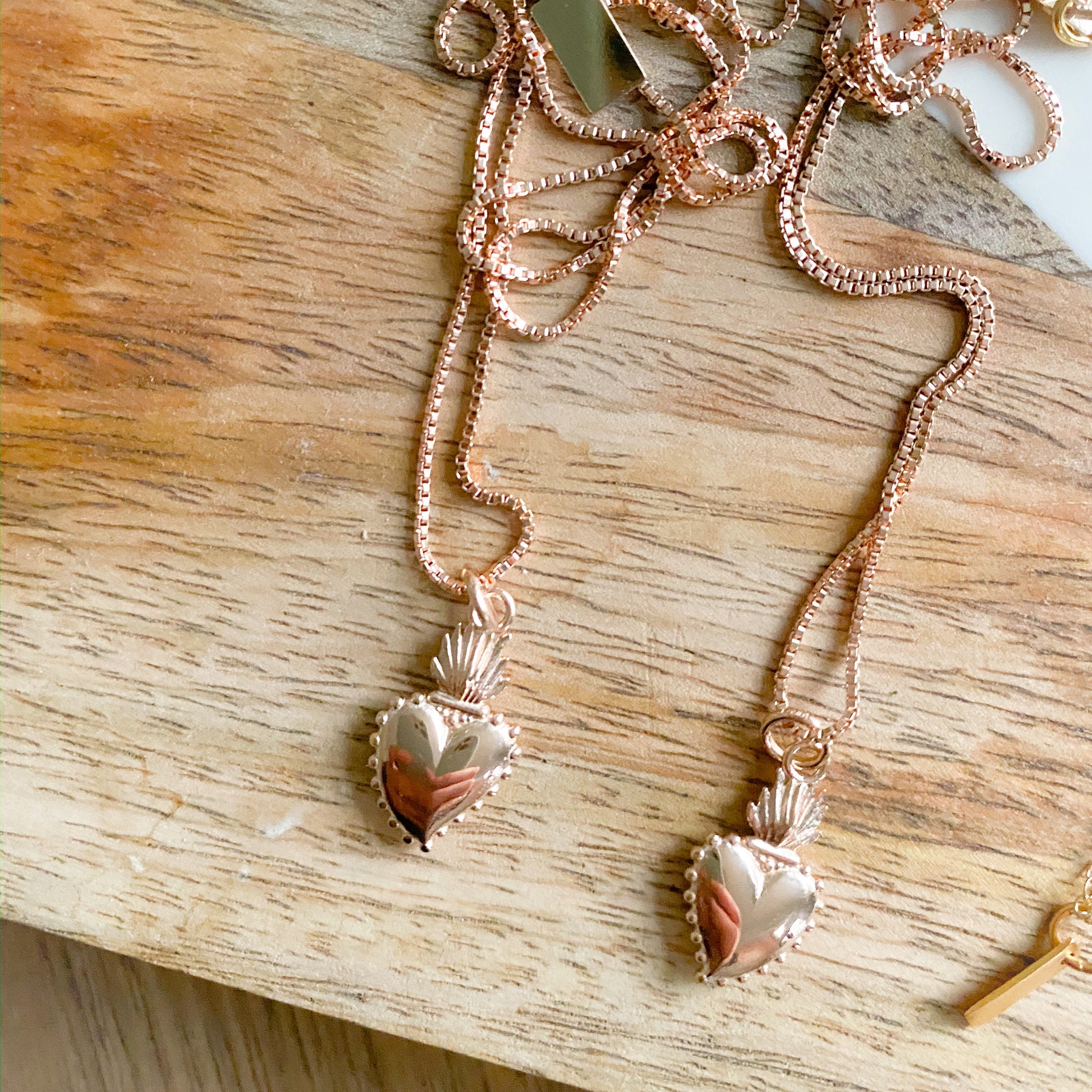 Sacred Heart Rose Gold Charm Necklaces - BelleStyle
