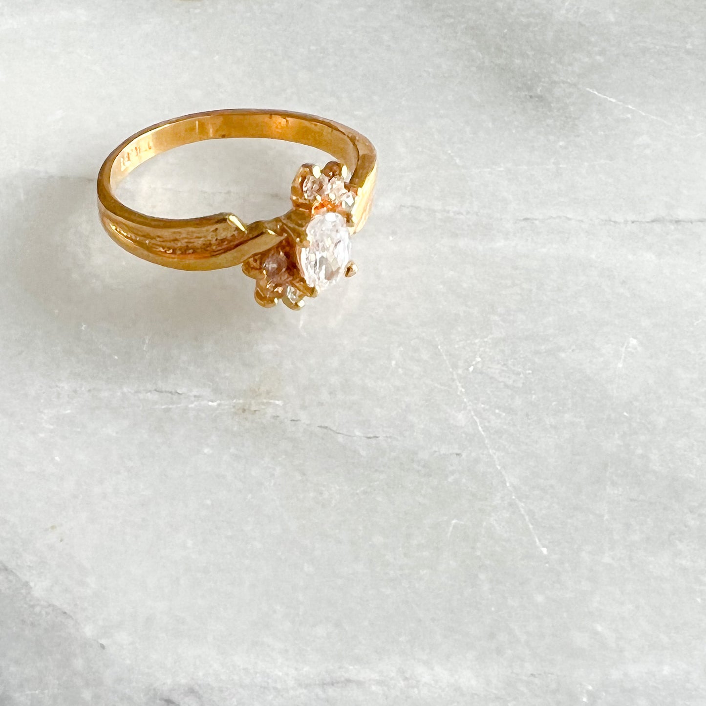 Catherine Gold Vintage Crystal RinG - Bellestyle