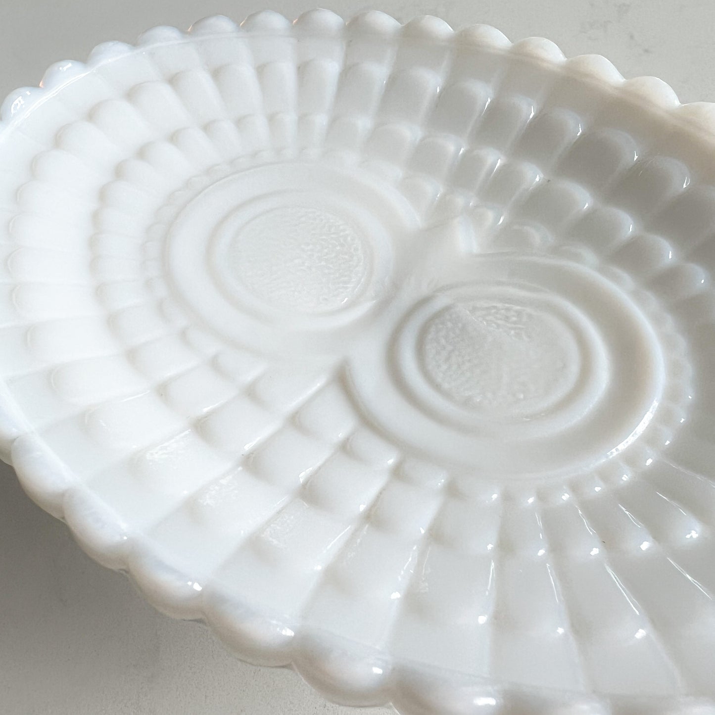 Mermaid Milk Glass Soap Jewelry Sustainable Dish - BelleStyle