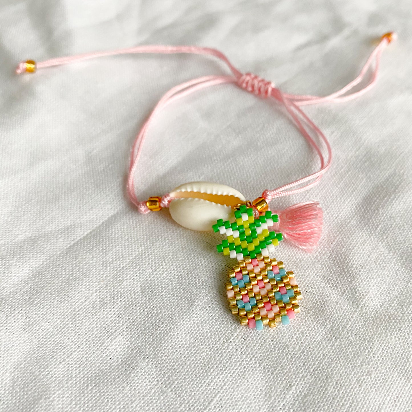 Pineapple Shell Tassel Bracelet - BelleStyle