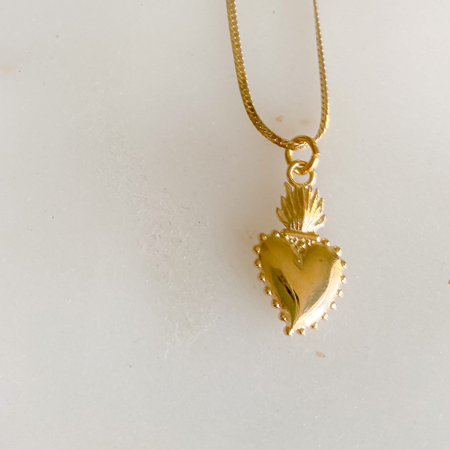 Sacred Heart Gold Charm Necklace - Bellestyle - herringbone chain