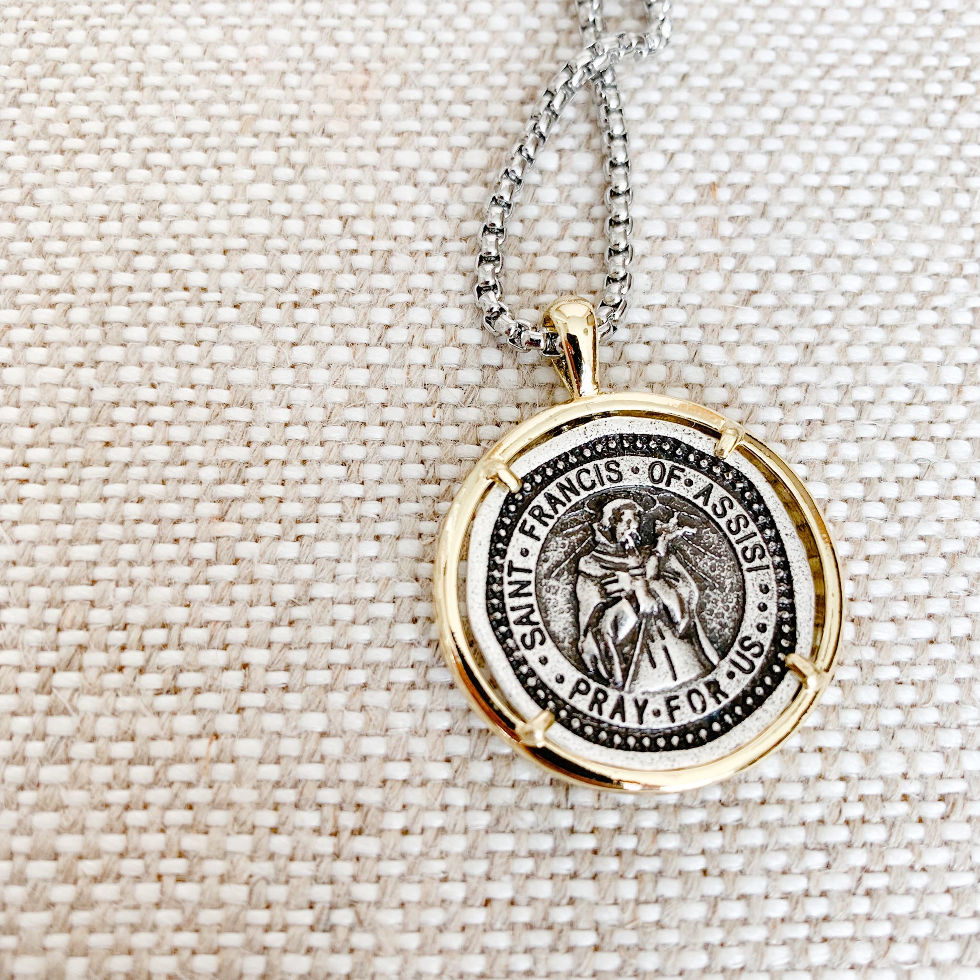 The Saints Necklace - BelleStyle