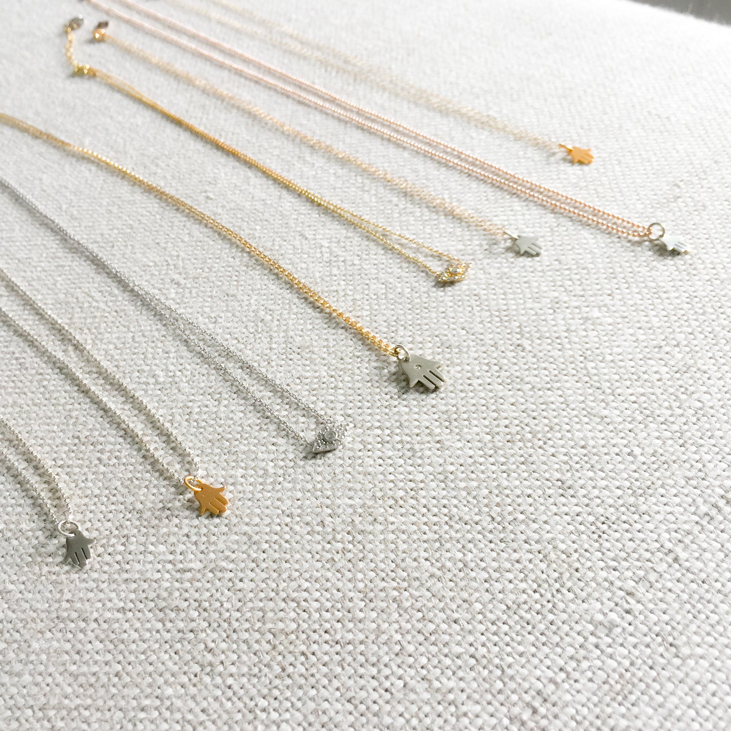 Hamsa Gold Mini Necklace - BelleStyle