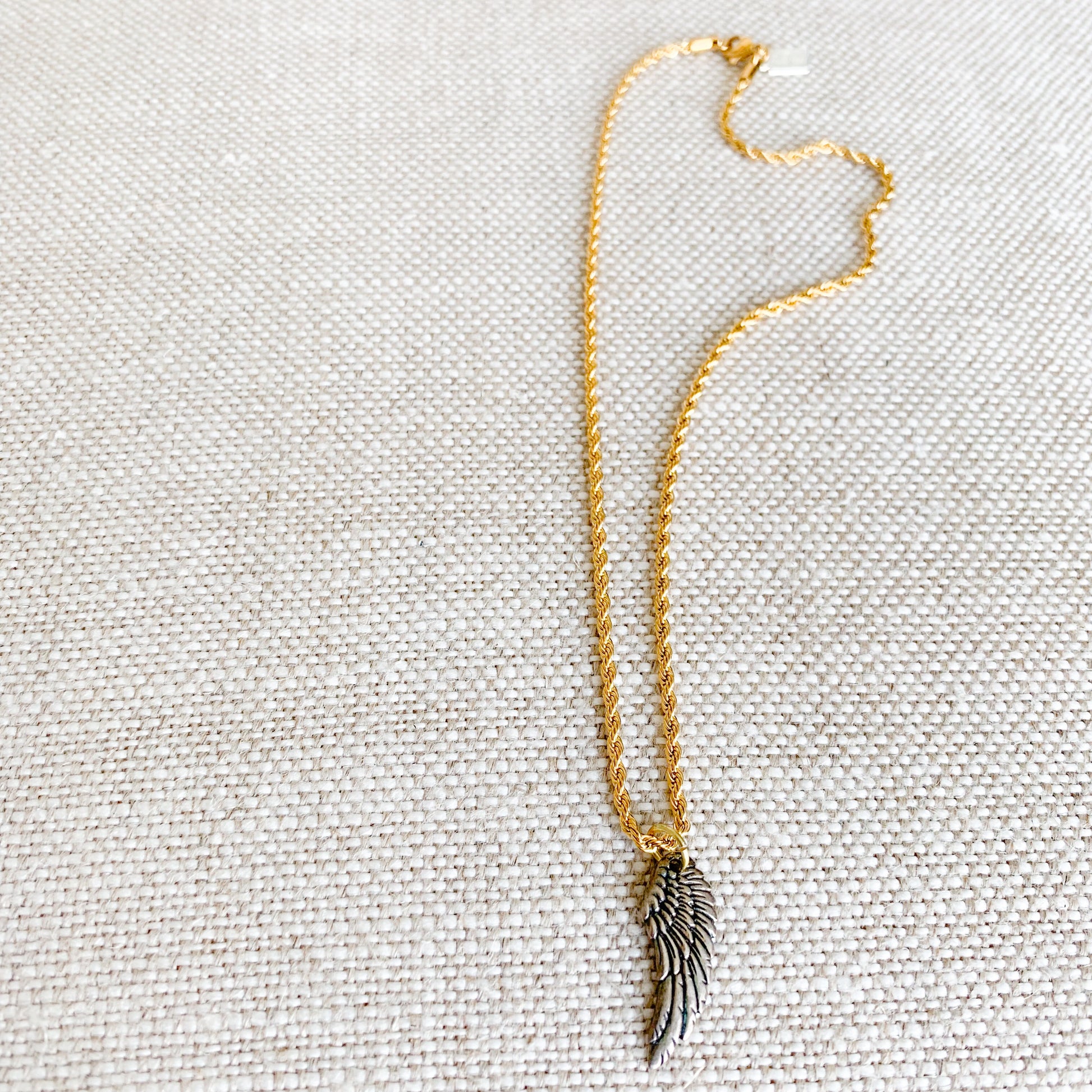 Take Flight Necklace - BelleStyle