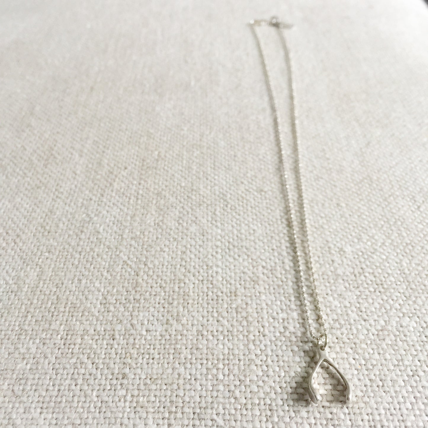 Wishbone Necklace - BelleStyle