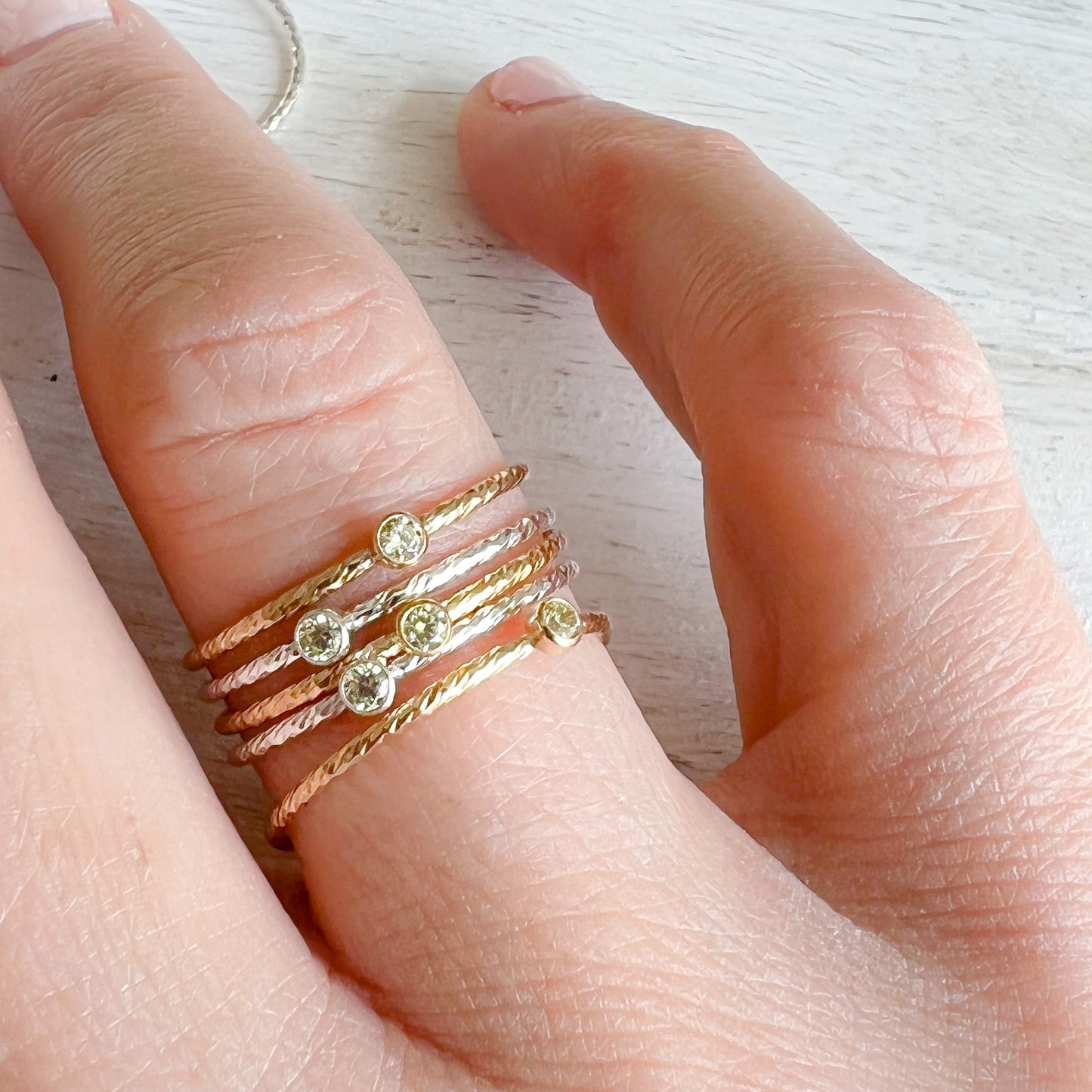 Dia Hammered Ring Size 7 - BelleStyle