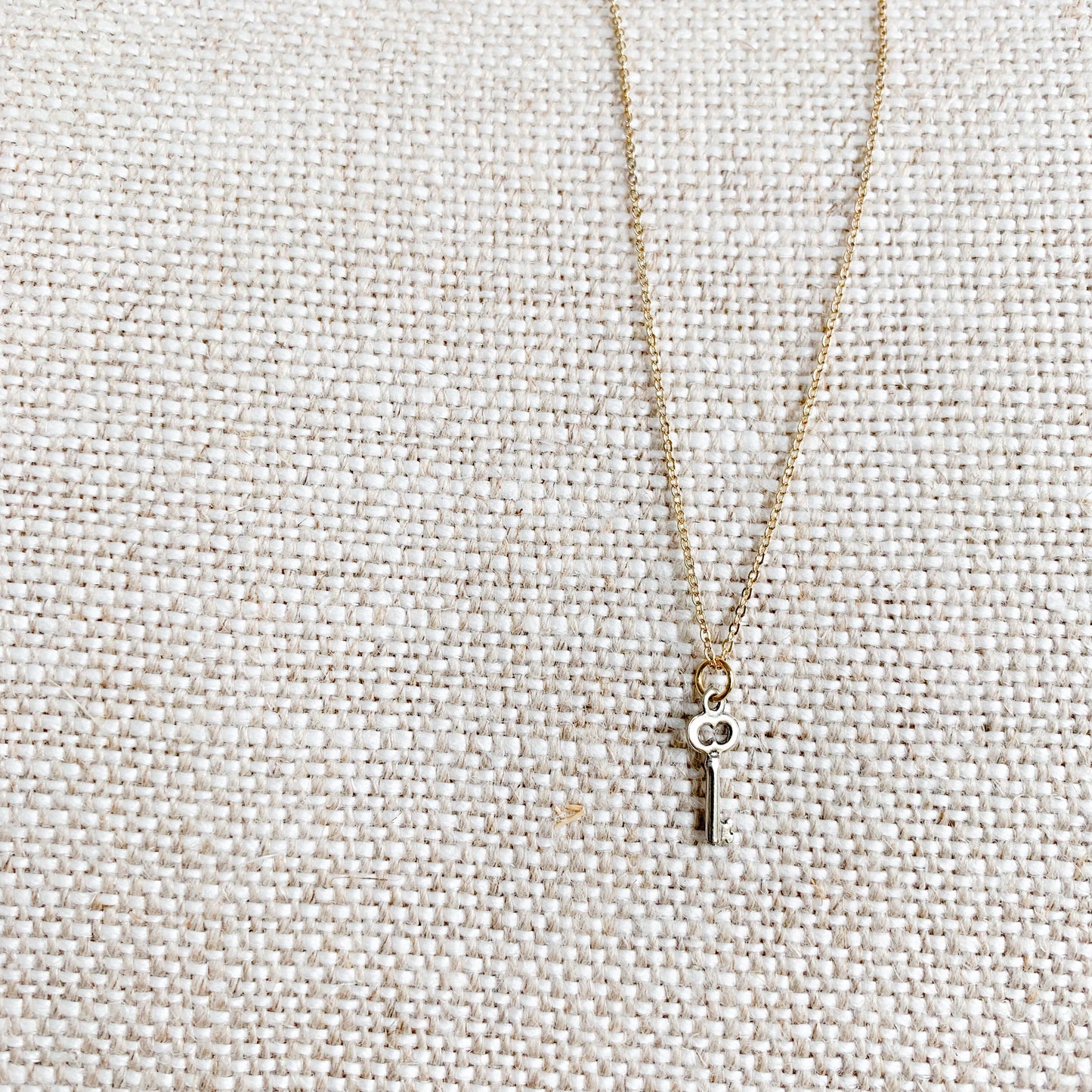 Unlock Necklace - BelleStyle