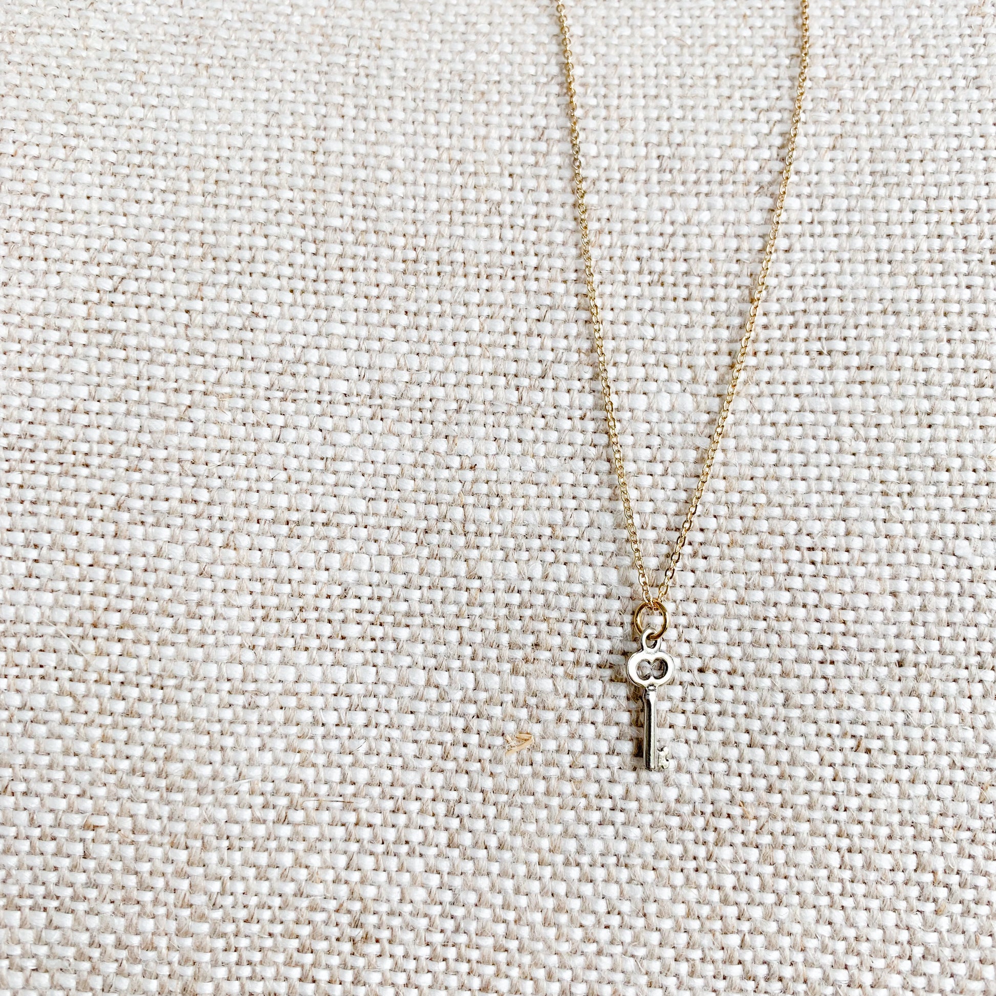 Unlock Necklace - BelleStyle