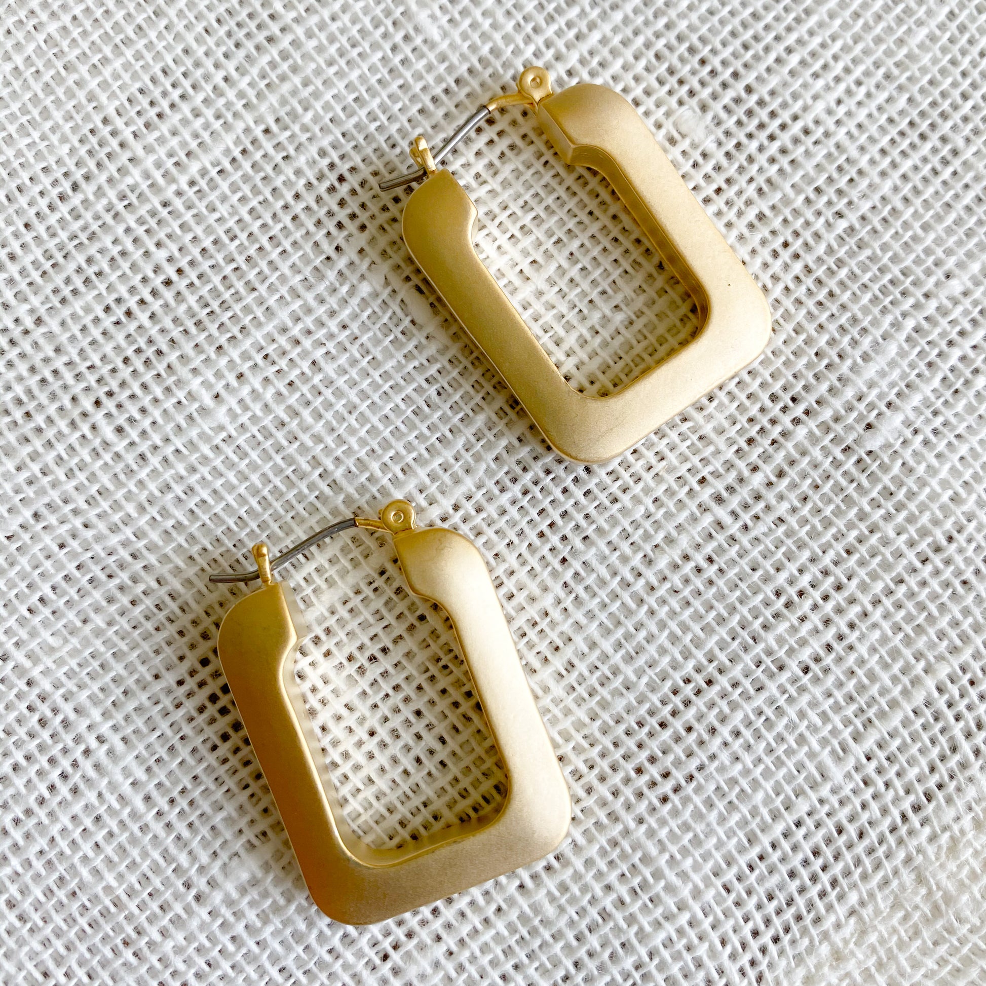 Elaine Matte Gold Hoop Earrings - Bellestyle