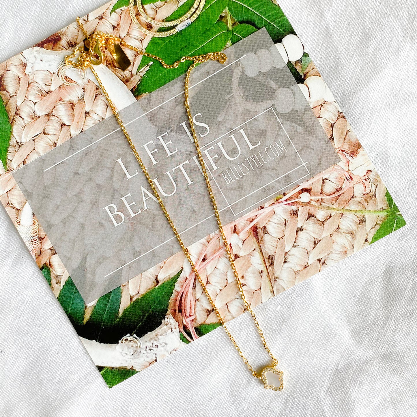 Mother of Pearl Hamsa Necklace - BelleStyle
