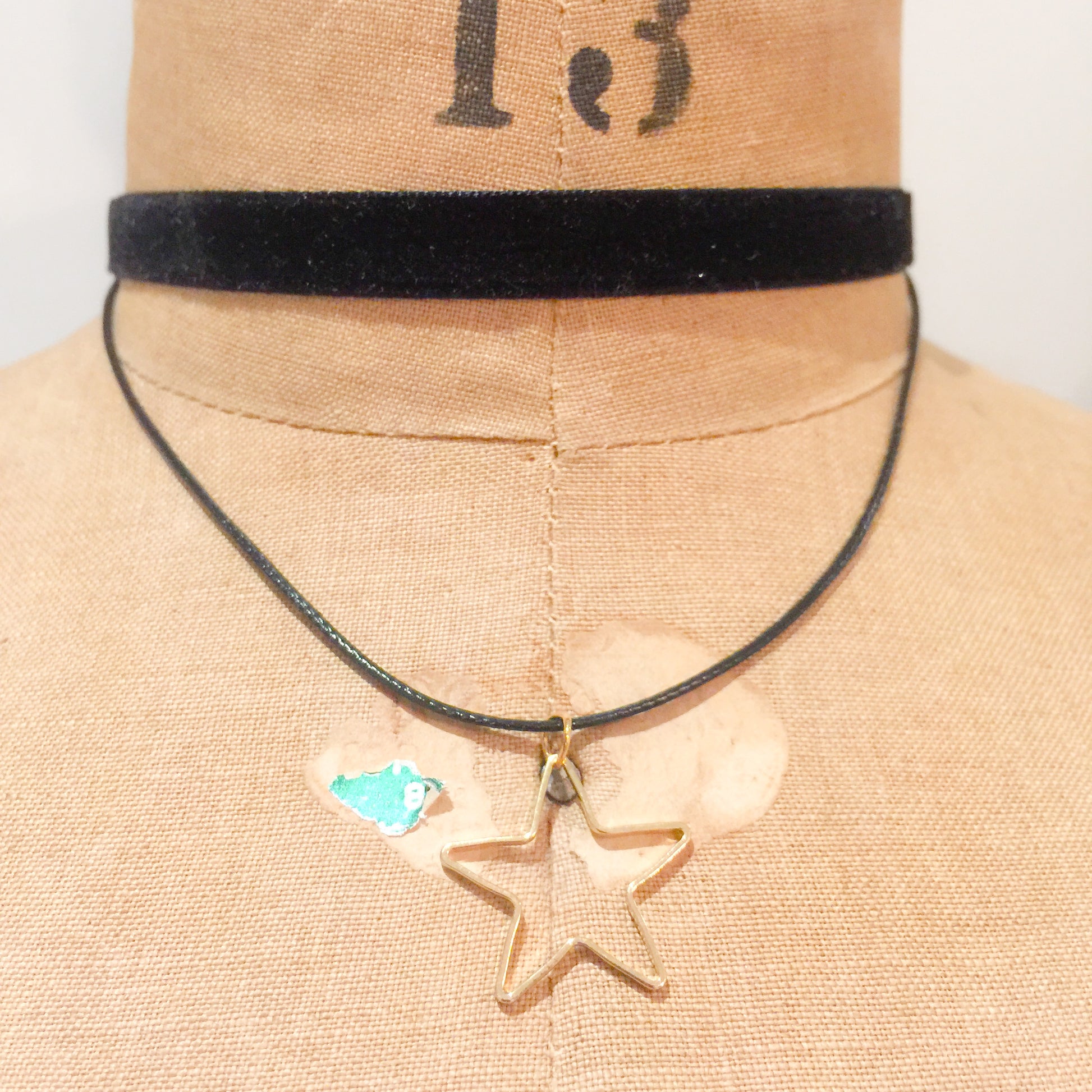 Star Choker Necklace - BelleStyle