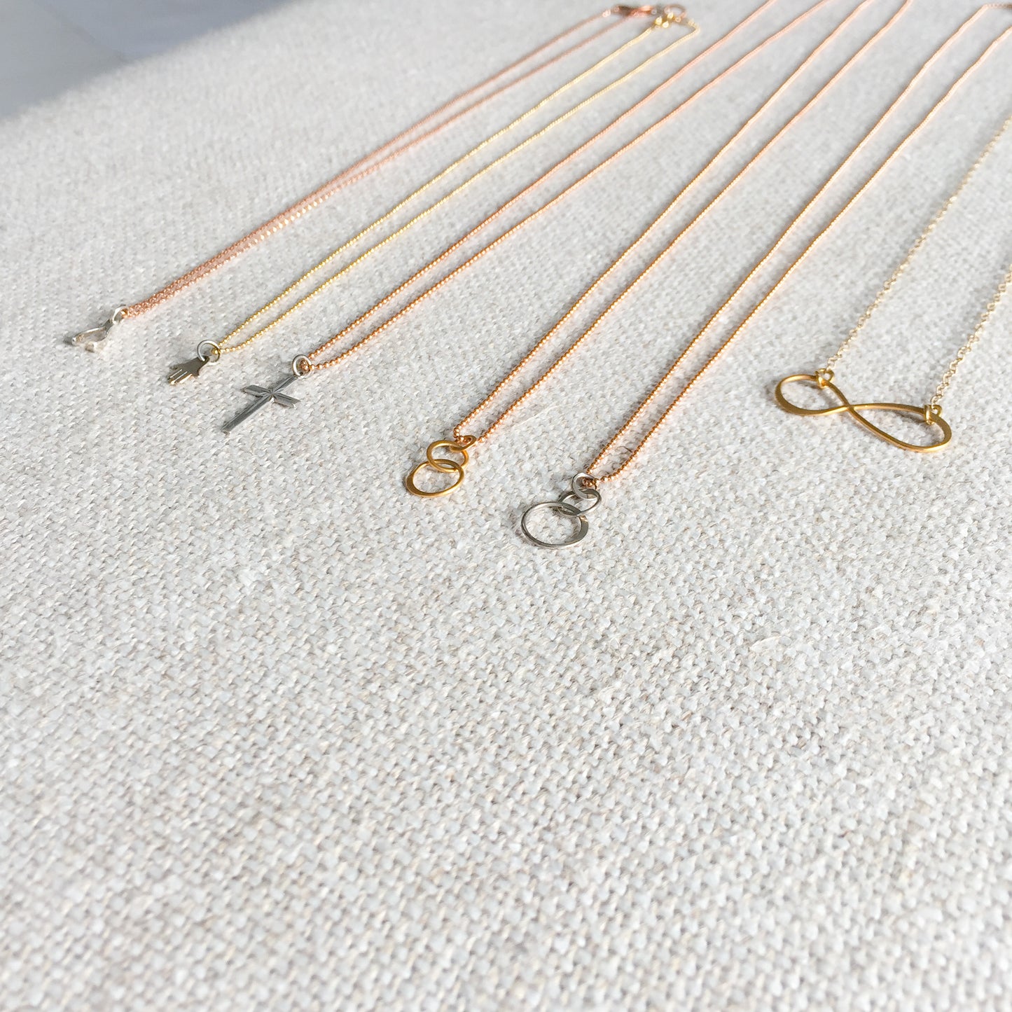 Infinity Necklace - BelleStyle