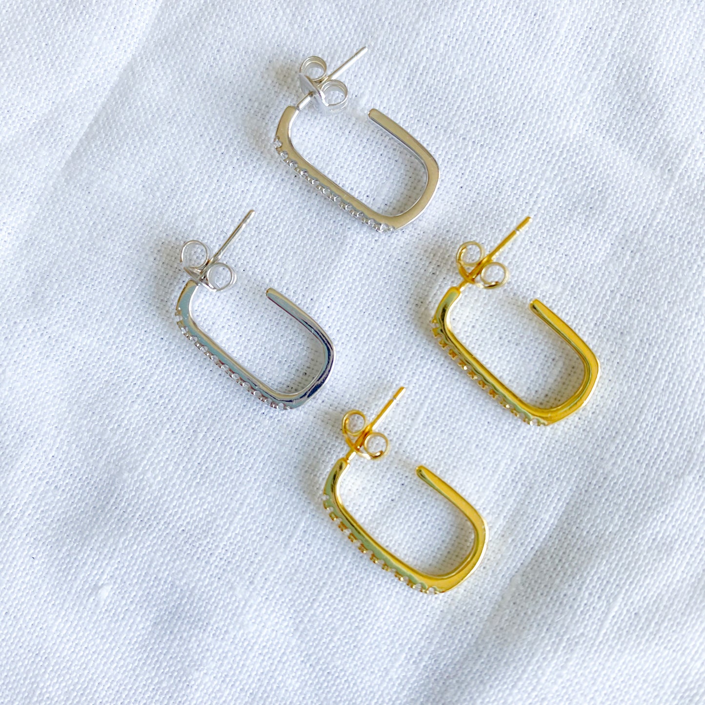 Link Crystal Small Earrings - BelleStyle